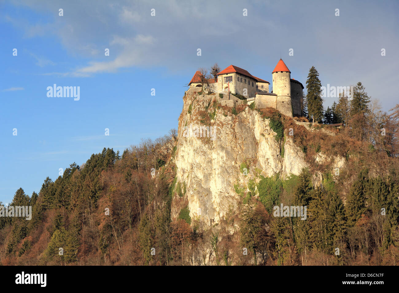 Burg oberhalb der Stadt Bled in Slowenien Stockfoto