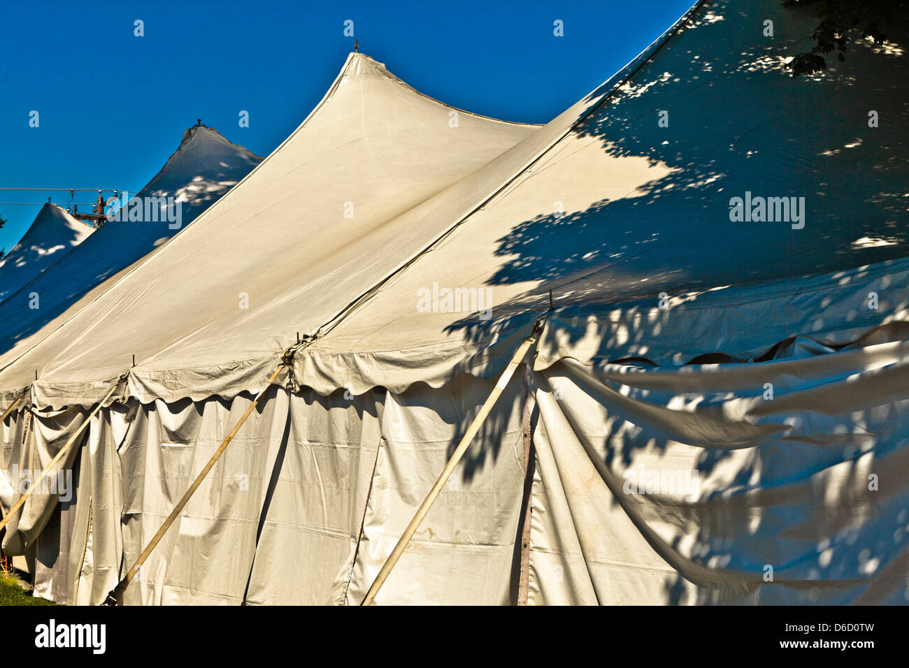 Karneval-Zelt auf einer Kirmes Stockfoto