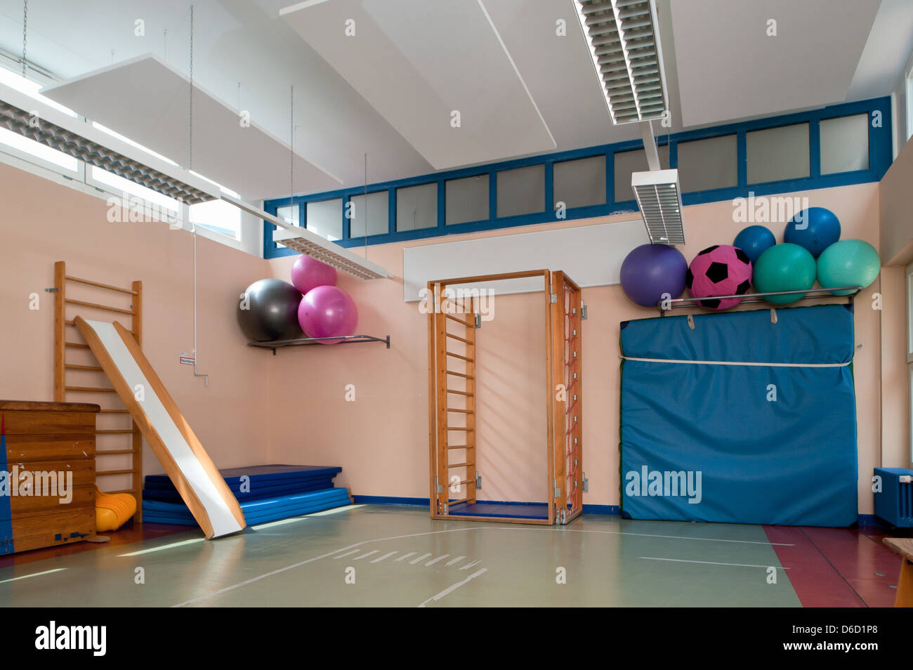 Berlin, Deutschland, Sport und physischen Raum von einer Kindertagesstätte Stockfoto