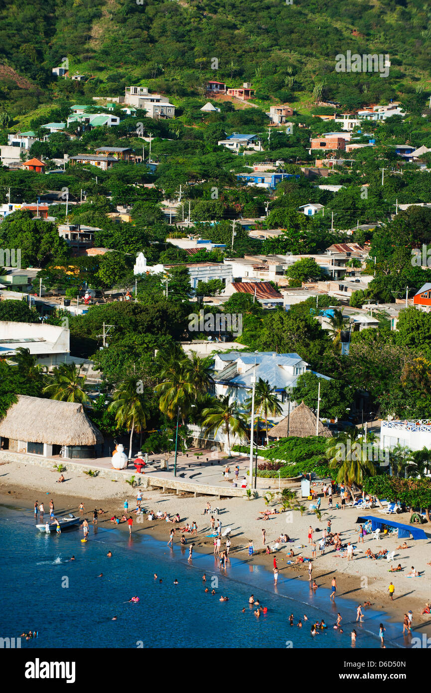 Strand von Taganga Bay, Karibikküste, Kolumbien, Südamerika Stockfoto