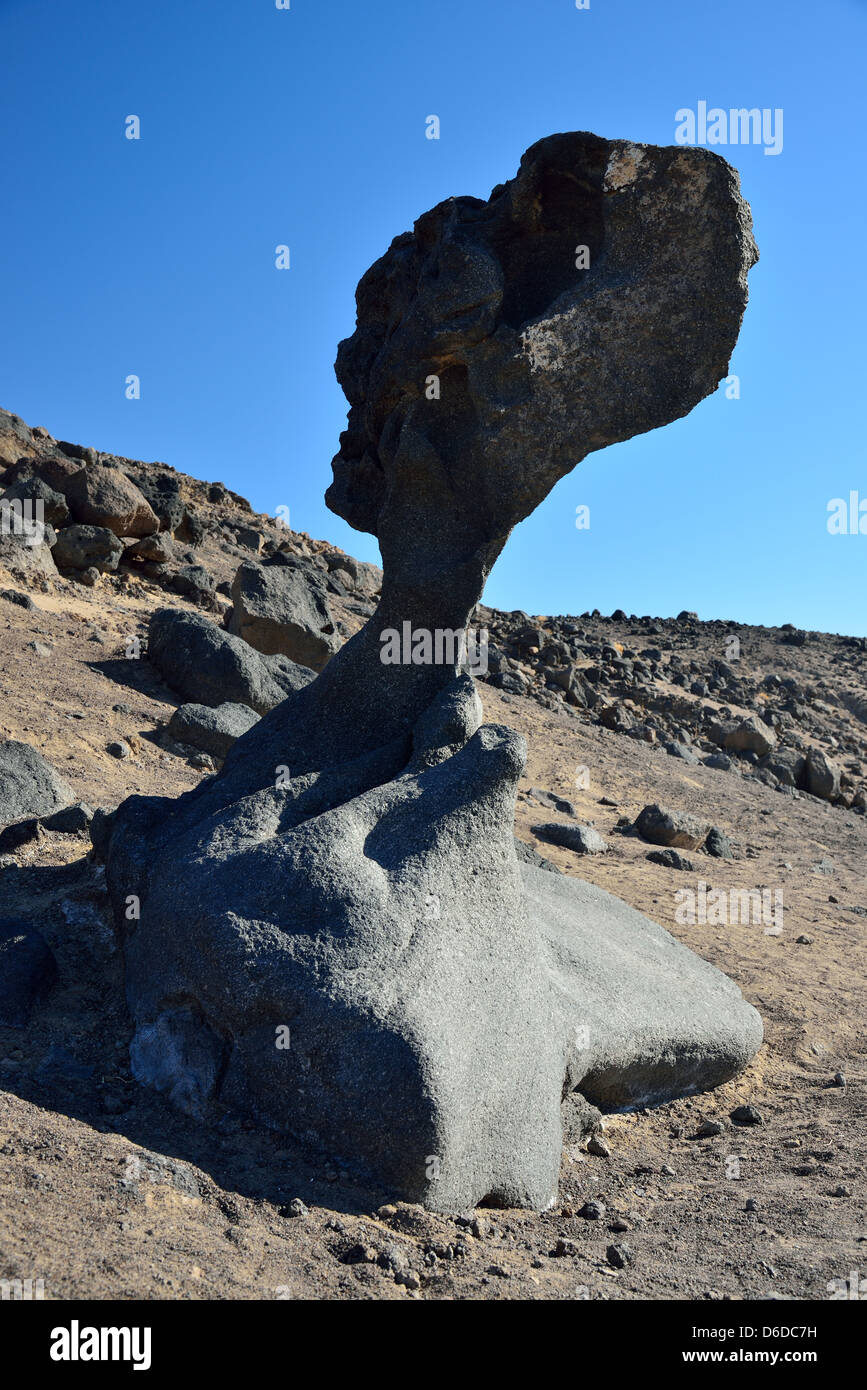 Wind erosion rock mushroom -Fotos und -Bildmaterial in hoher Auflösung ...