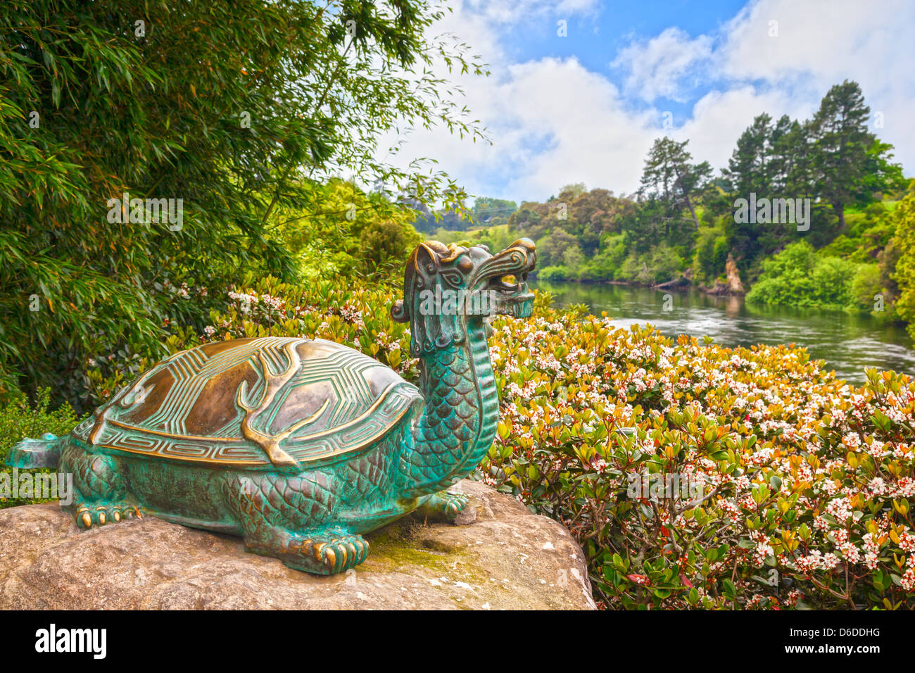 Skulptur von einem Yuan, eine mythische Riesenschildkröte in Hamilton Gardens, Hamilton, Neuseeland. Stockfoto