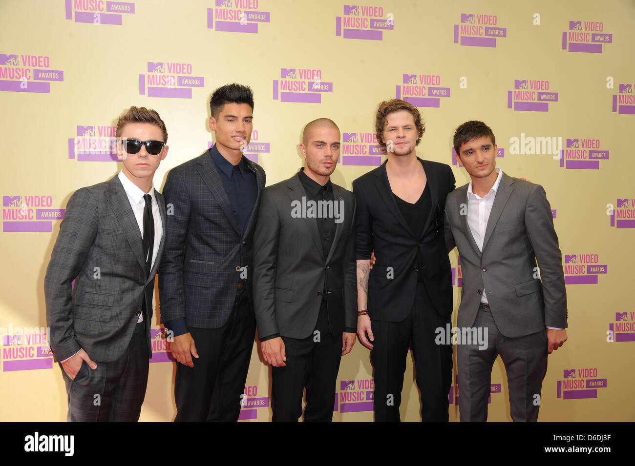 Sänger Nathan Sykes (l-R), Jay McGuiness, Max George, Siva Kaneswaran und Tom Parker der britischen pop-Gruppe The Wanted kommen bei den MTV Video Music Awards im Staples Center in Los Angeles, USA, am 6. September 2012. Foto: Hubert Boesl Stockfoto