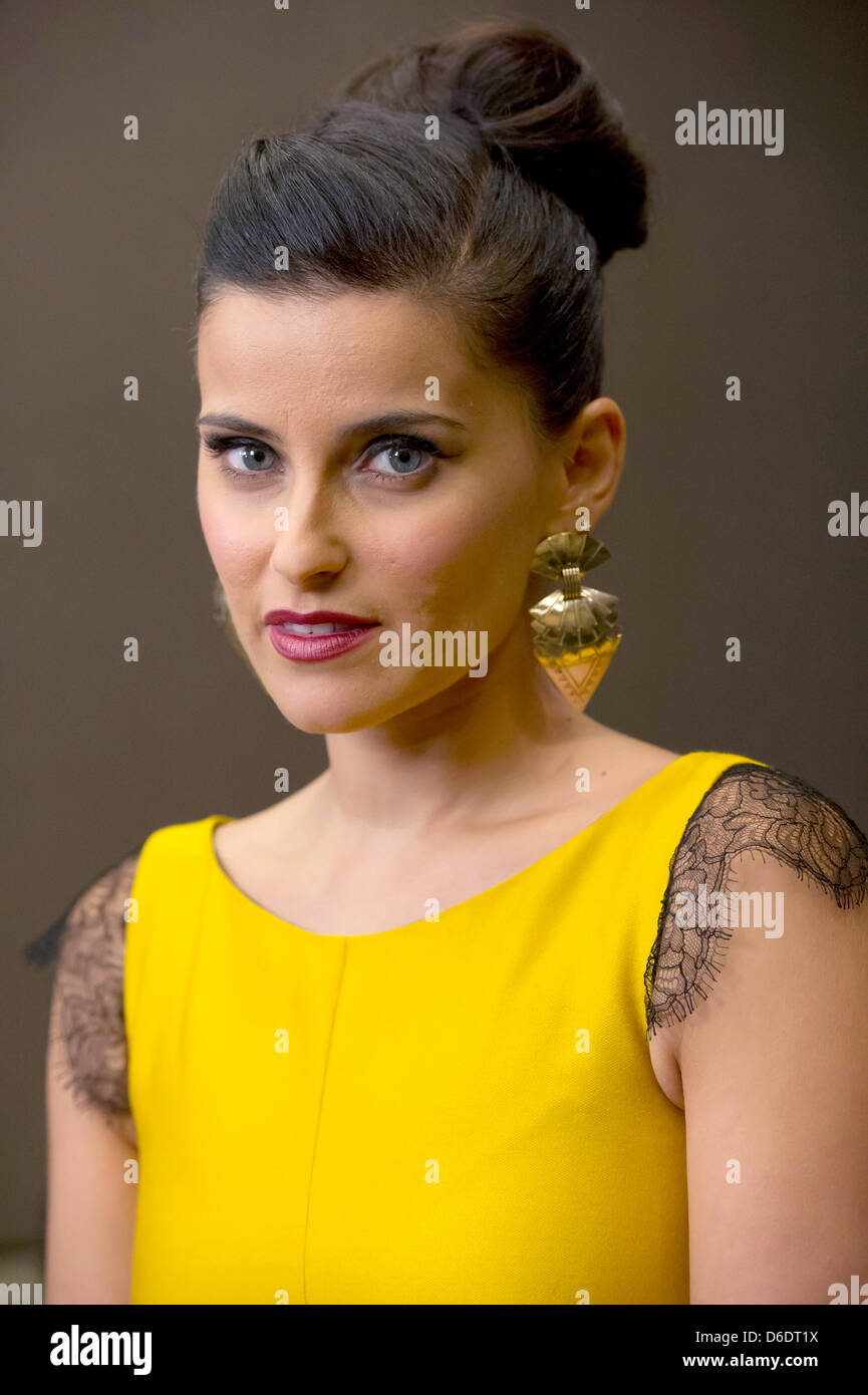 Kanadische Sängerin Nelly Furtado stellt nach einem Interview in Berlin, Deutschland, 11