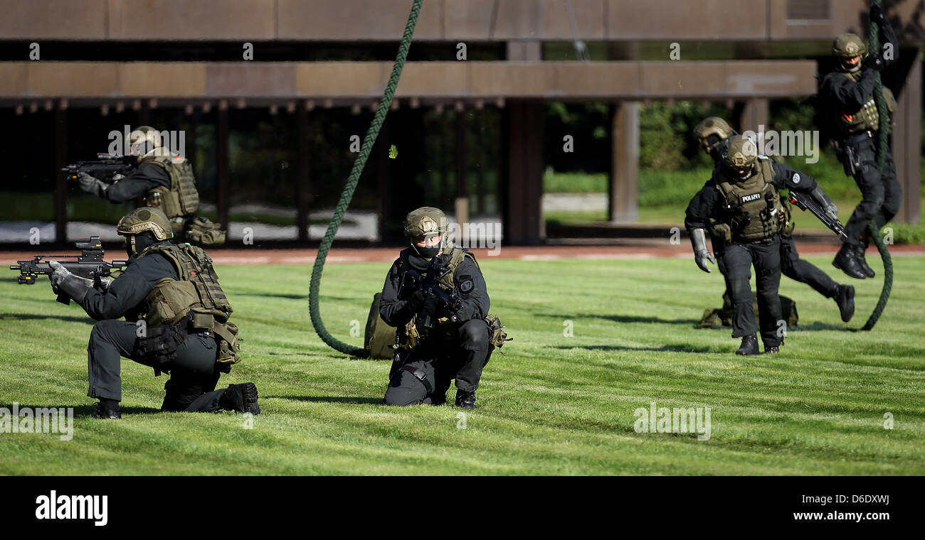 Anti terror einheit Fotos und Bildmaterial in hoher Auflösung Alamy