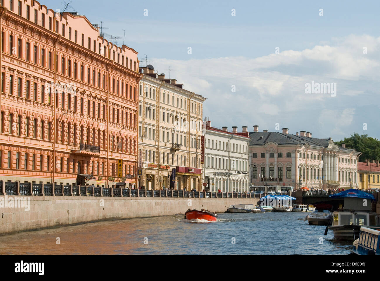 Gebäude am Fluss Moyka, St Petersburg, Russland Stockfoto