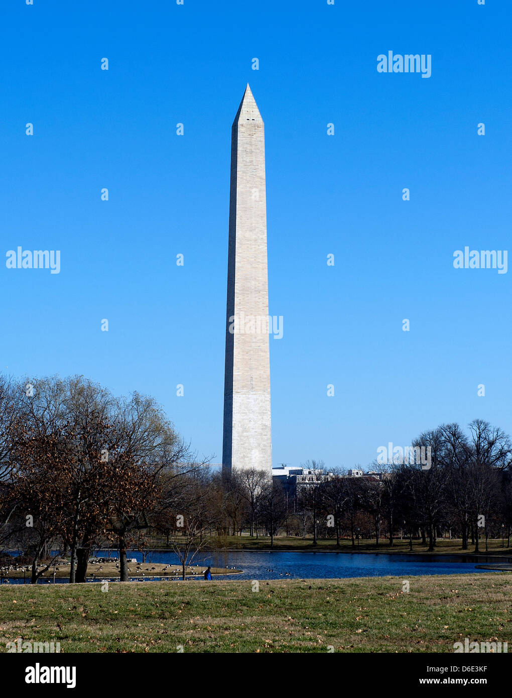 Washington Monument aus der Gegend um das Vietnam Veterans Memorial in Washington, D.C. am Sonntag, 15. Januar, 2012.Credit: Ron Sachs / CNP Stockfoto