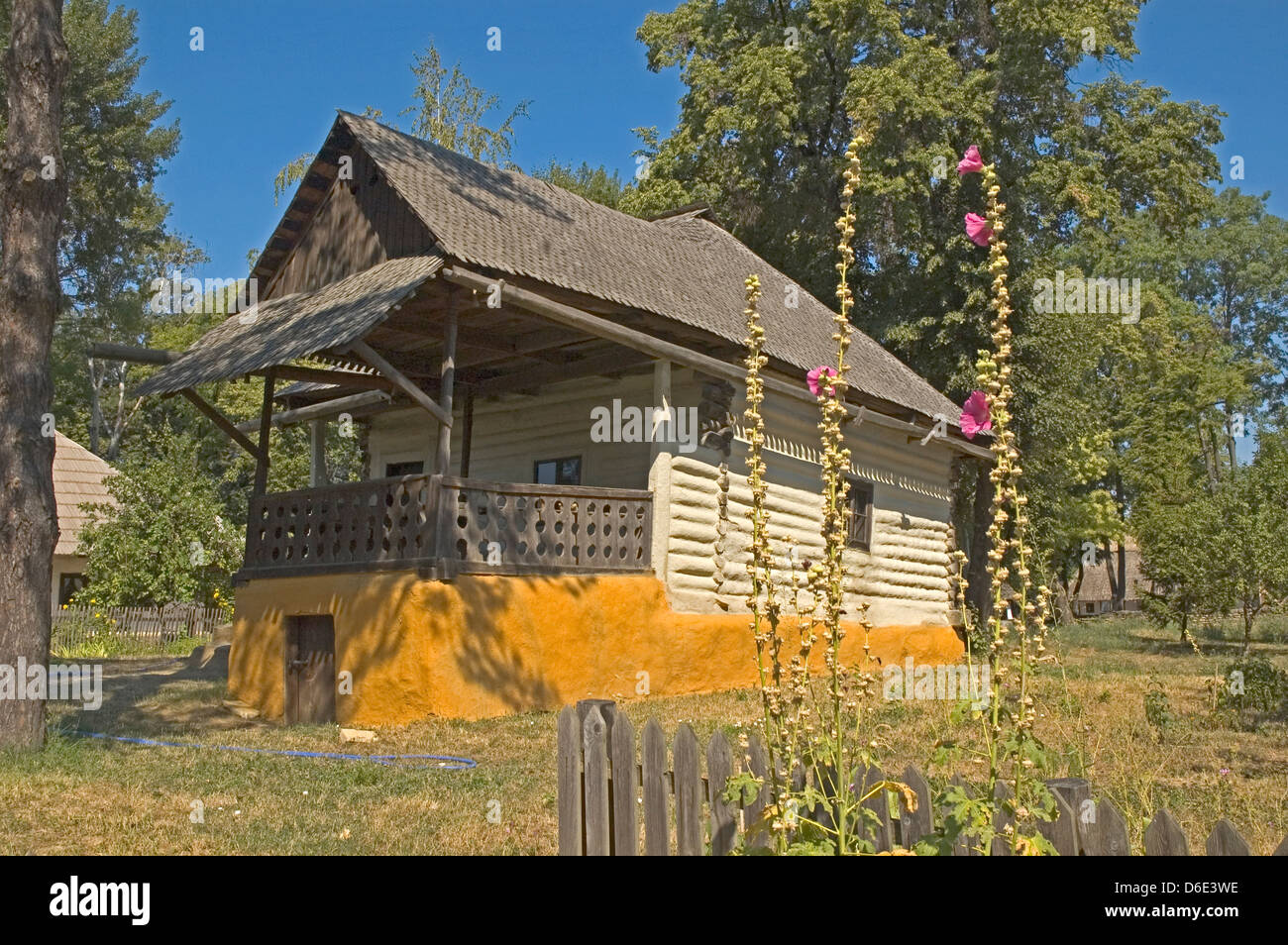 Europa, Rumänien, Bukarest, Herastrau Park Folk Museum, traditionellen Gebäude von Naruja (19. Jh.) Stockfoto