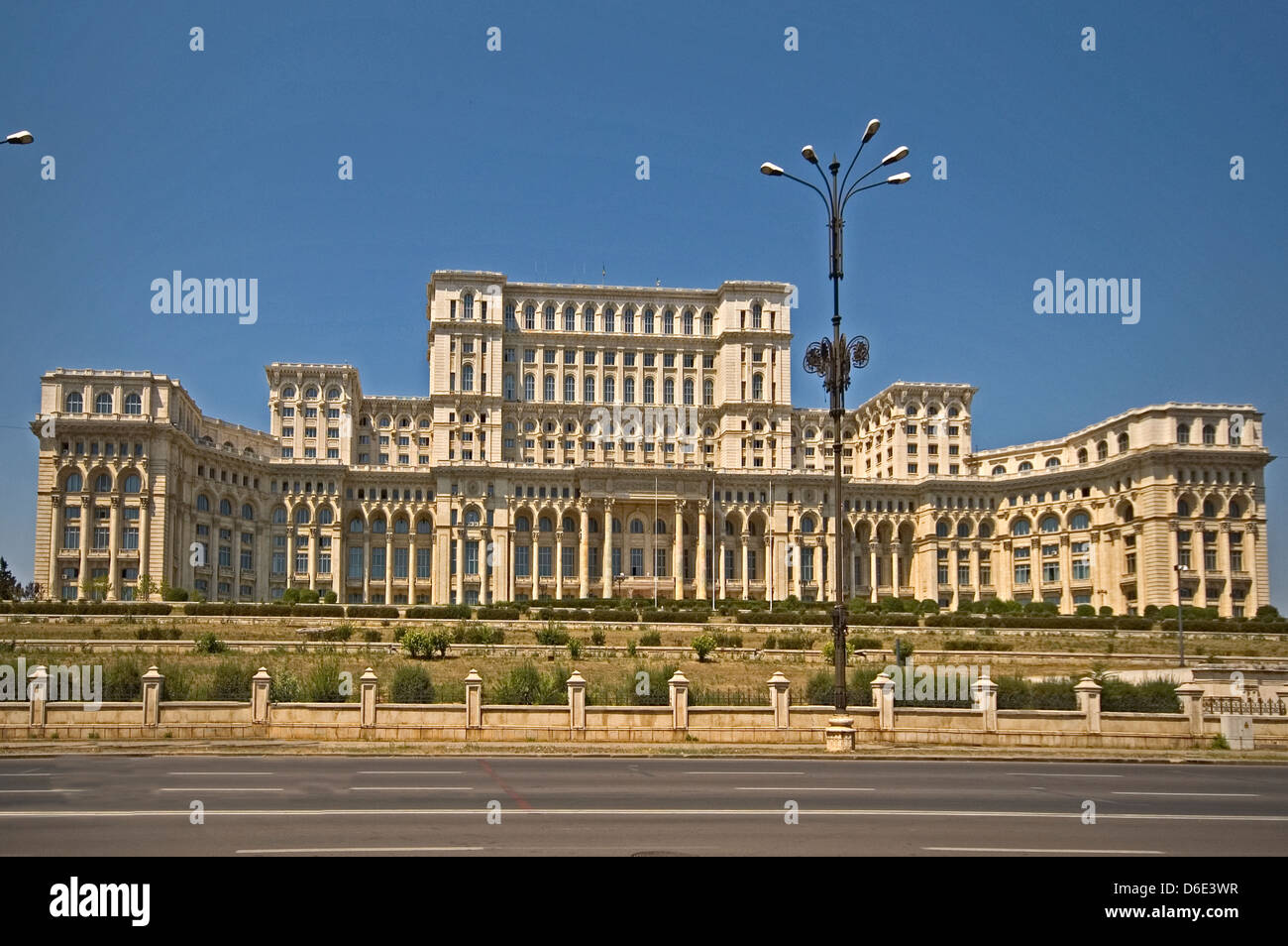 Europa, Rumänien, Bukarest, Parlamentsgebäude das Ceausescu Palast war und ist das zweitgrößte Gebäude der Welt Stockfoto