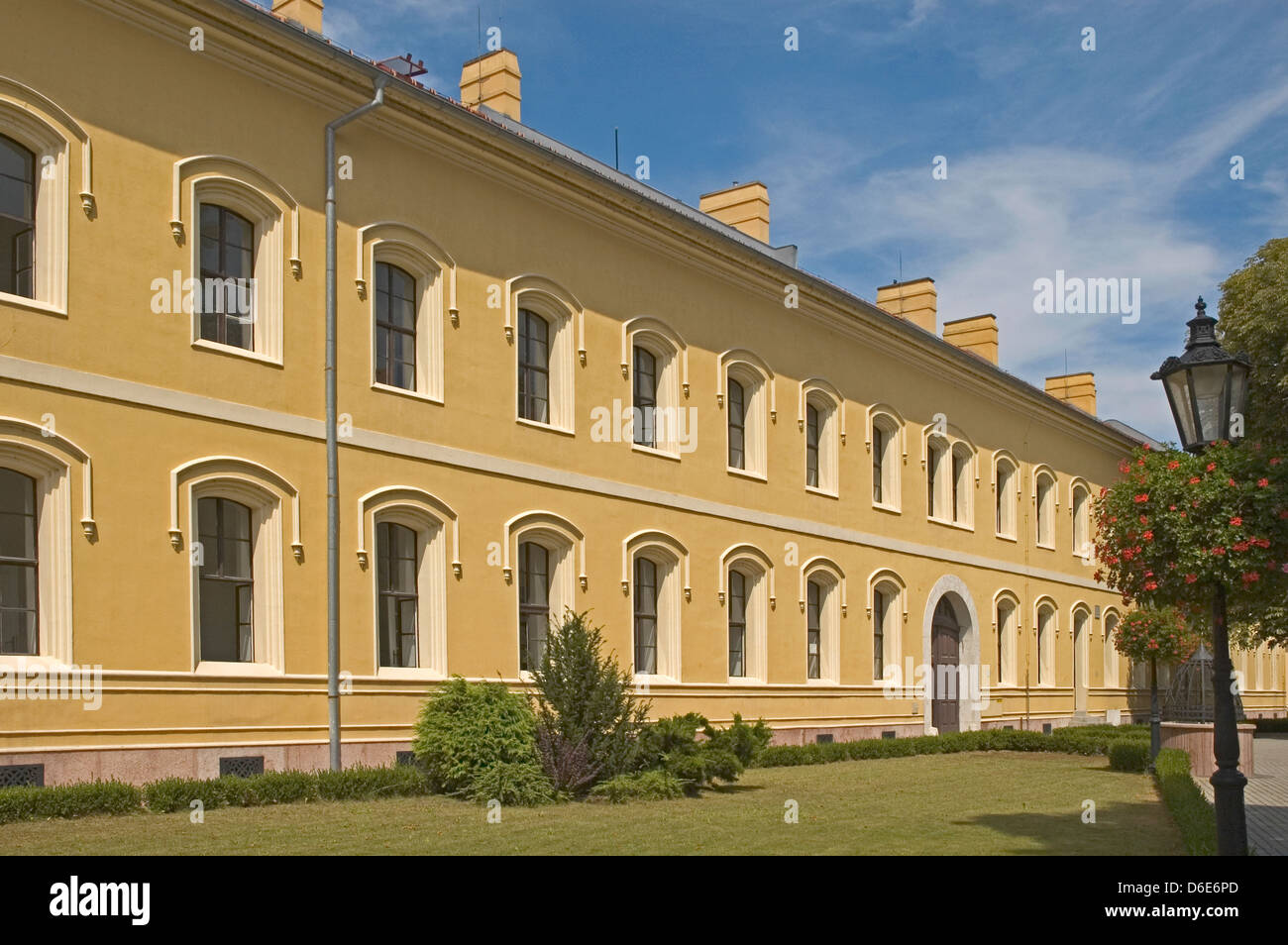 Europa, Slowakei, Komarno, Stadt an der Donau, Officers' Club aus Ungarn geteilt Stockfoto