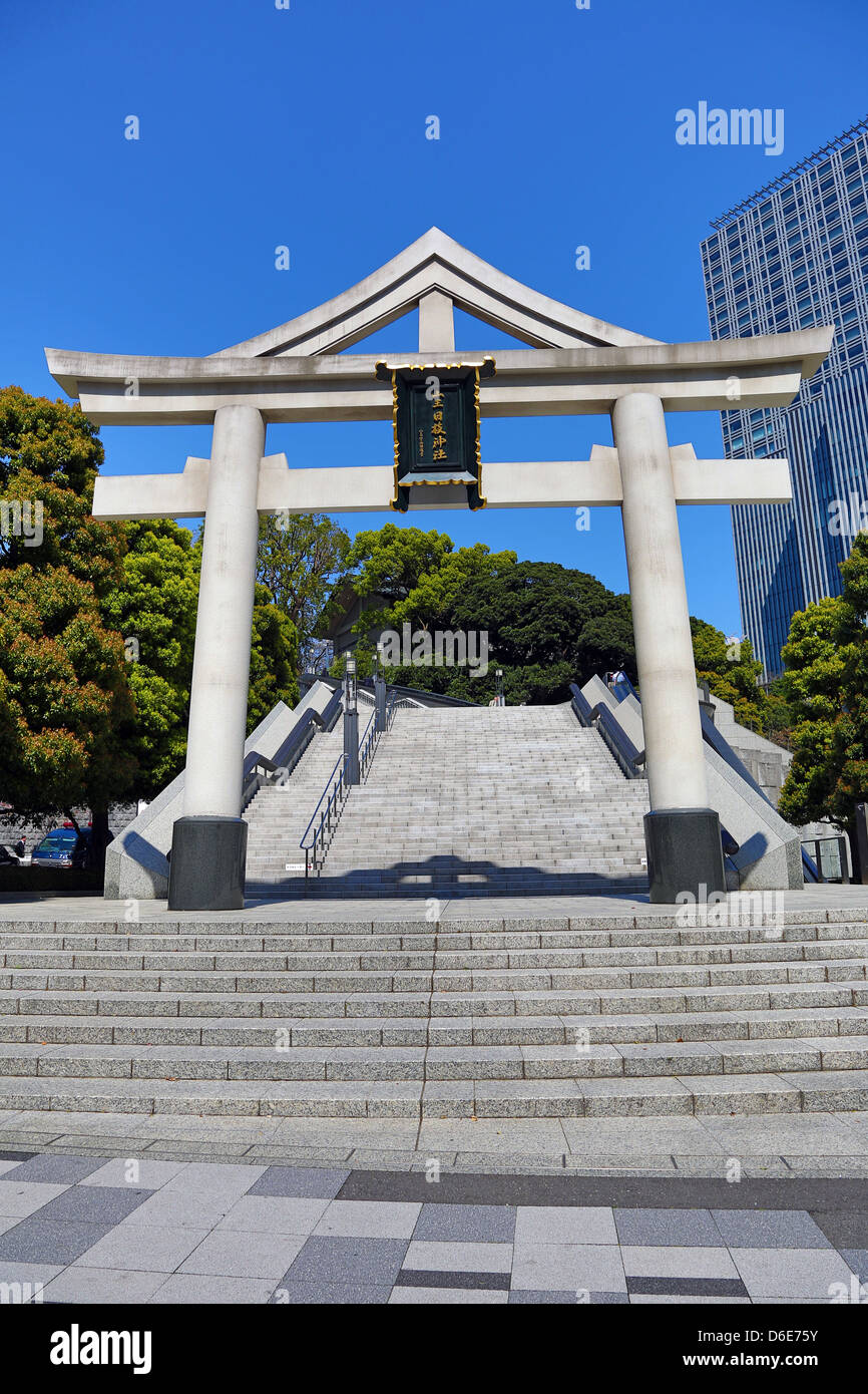 Torii Tor Eingang in Akasaka, Hie-Jinja Shinto-Schrein, Tokyo, Japan Stockfoto