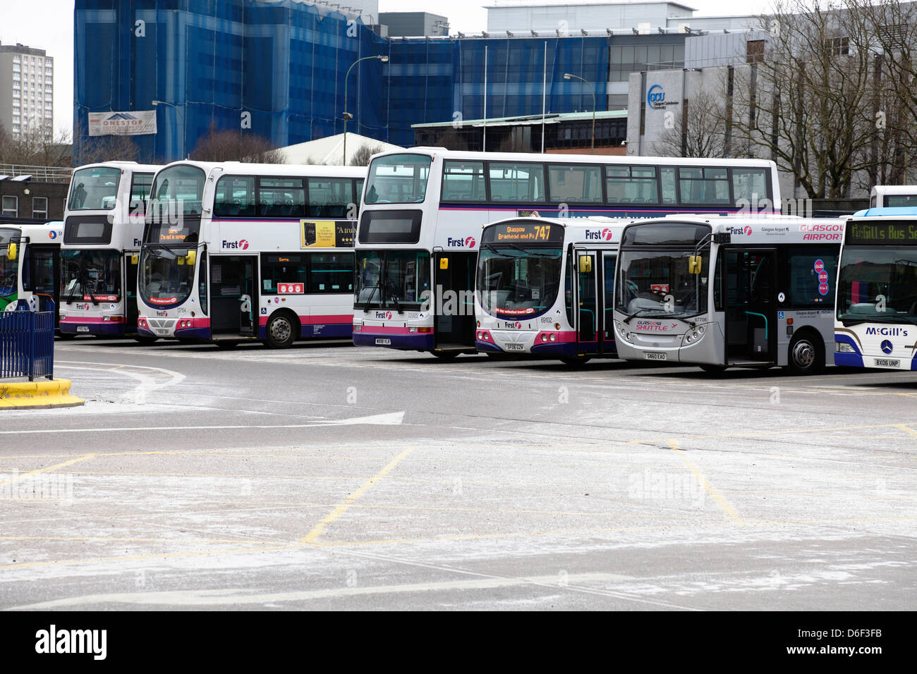 Buchanan Busbahnhof Glasgow mit geparkten Bussen, Killermont Street, Schottland, Großbritannien Stockfoto