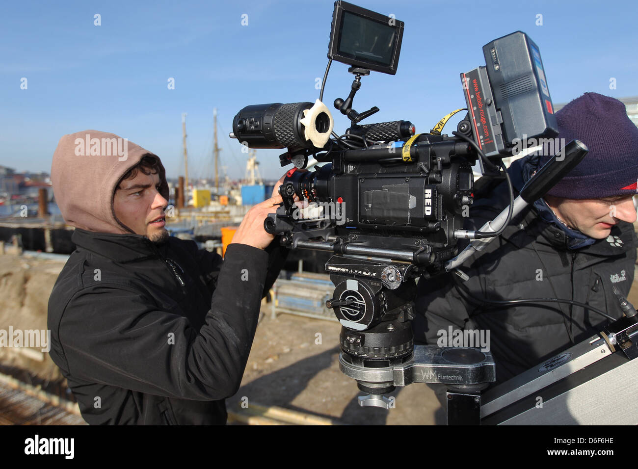 Flensburg, Deutschland, Kameramann bei der Filmproduktion, der Schatten am Flensburger Hafen Stockfoto