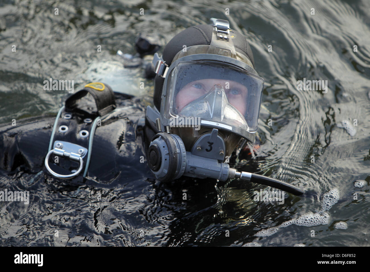 Tauchuebung Fotos und Bildmaterial in hoher Auflösung Alamy