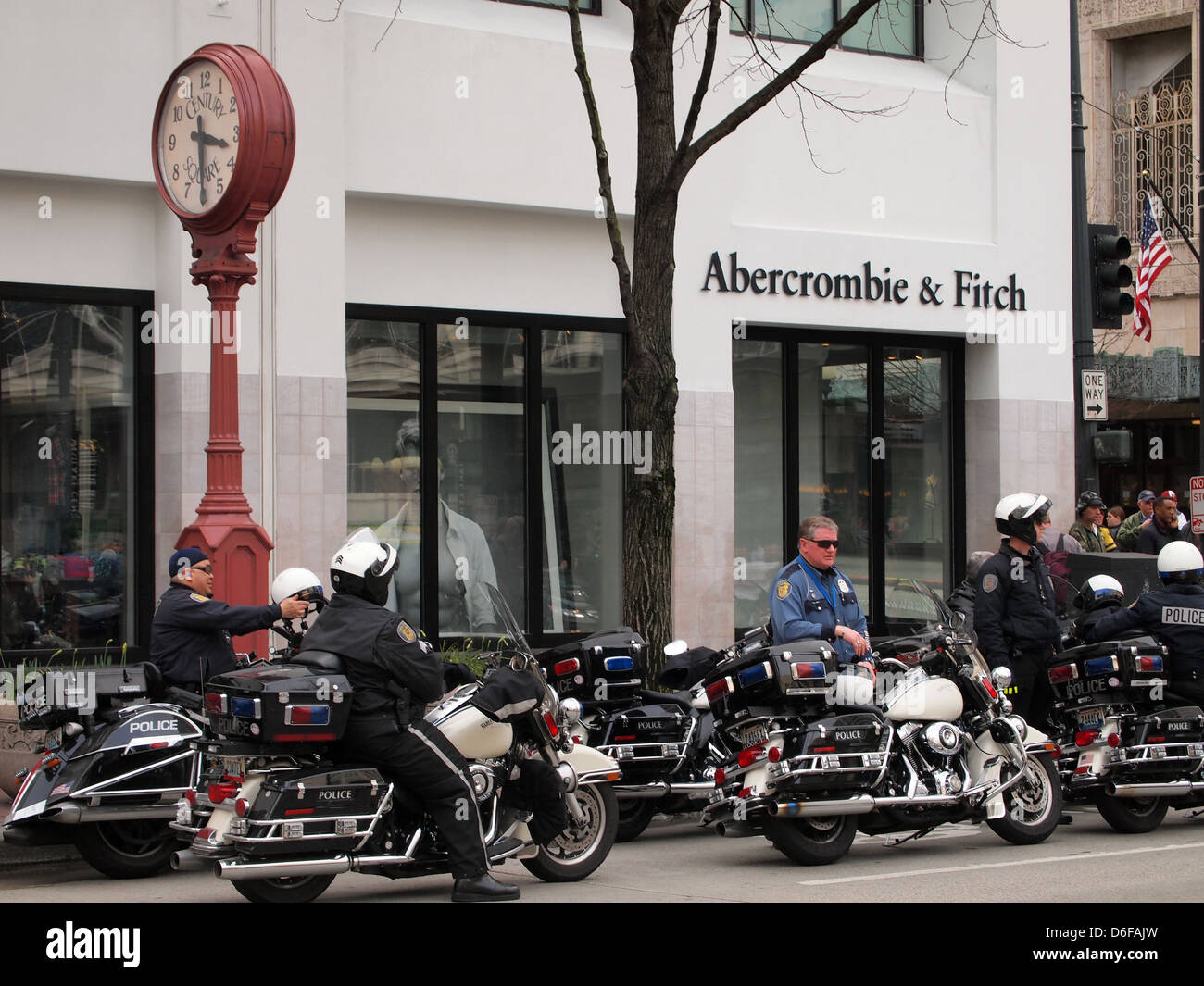 Seattle-Motorrad-Polizisten in der Innenstadt von Seattle, Washington State, USA Stockfoto