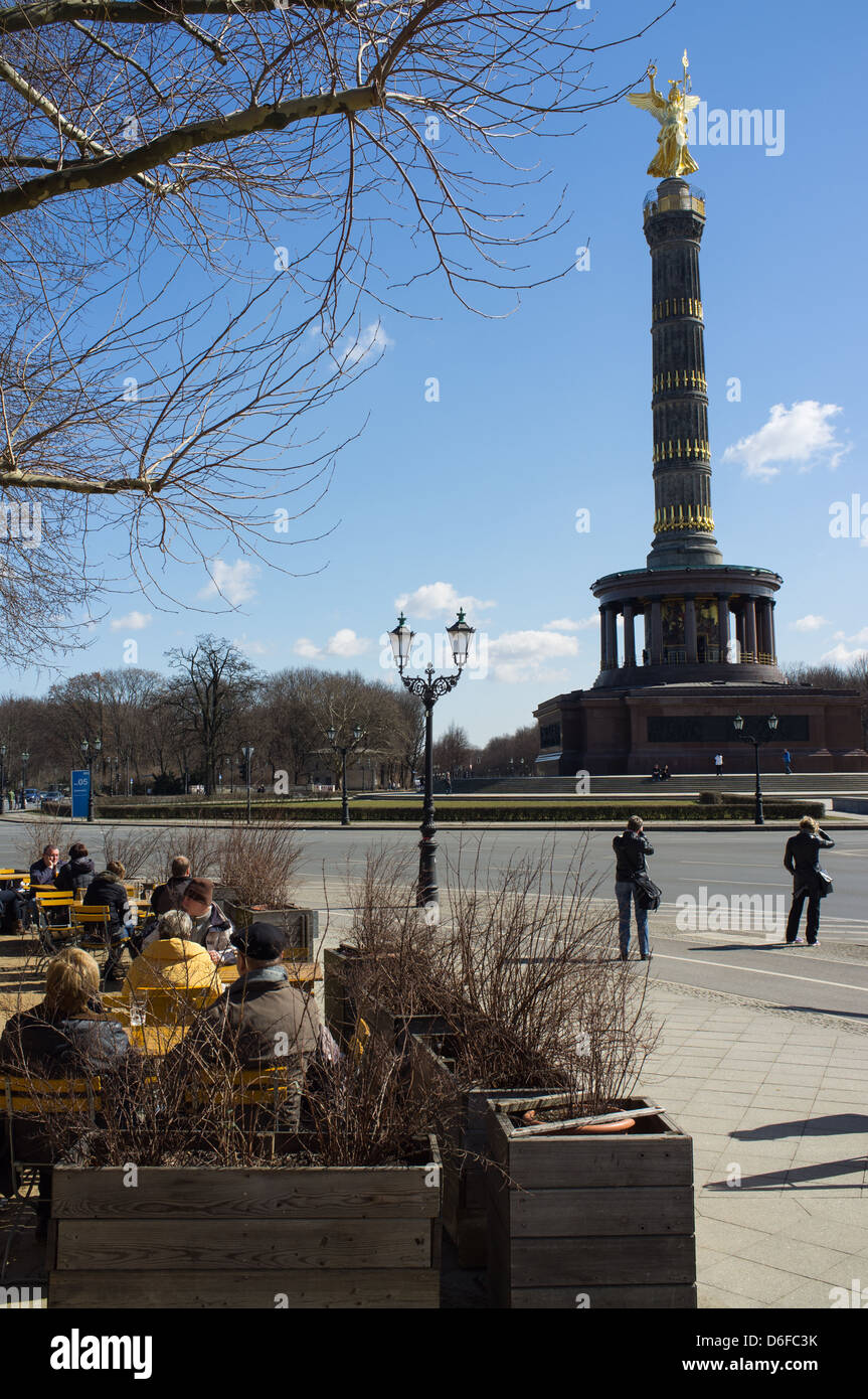 Gesamtansicht der Siegessäule in Berlin Deutschland Stockfoto