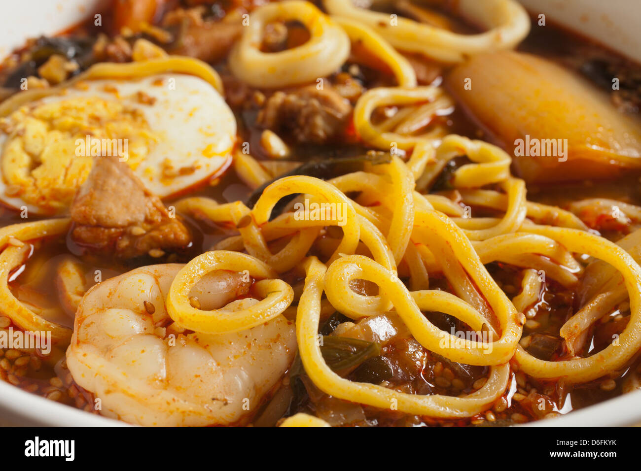 Koreanische chinesische pikante Nudel-Suppe Jjamppong Jampong Jjampong Champong jjambbong Stockfoto