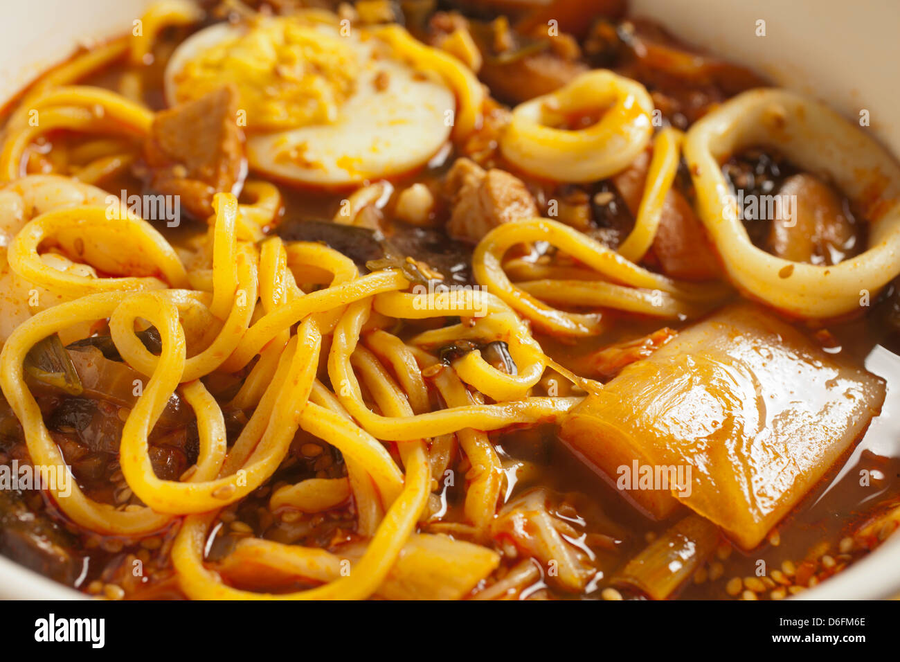 Koreanische chinesische pikante Nudel-Suppe Jjamppong Jampong Jjampong Champong jjambbong Stockfoto