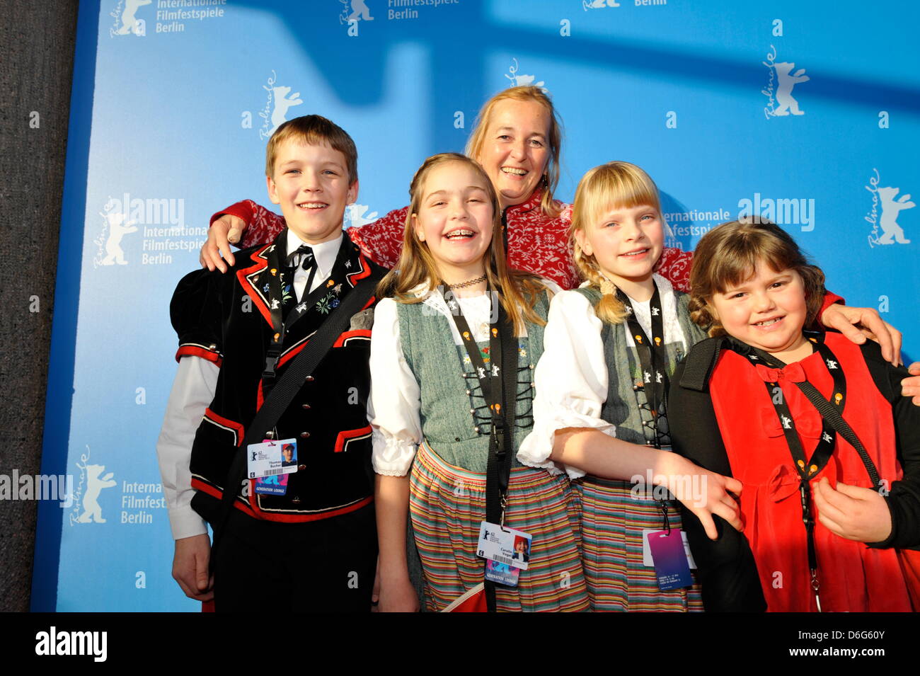 Berlinale 2012 - Kategorie-Generationen. Eröffnungsfilm. " Sterben Kinder  Vom Napf "- Schweizer Kinderfilm - Kategorie" Generation Kplus von der  Regisseuam Alice Schmid. Sterben Kinder von Romoos (Schweizer Bergdorf)  Zusammen Mit der Regisseurin