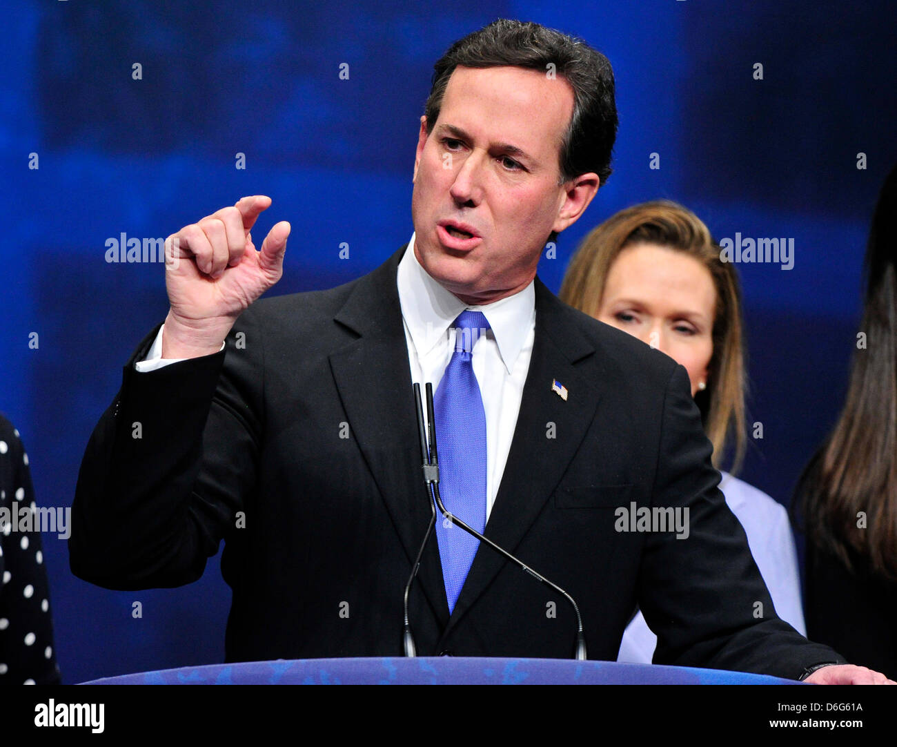 Ehemalige US-Senator Rick Santorum (Republikanische von Pennsylvania), ein Kandidat für den 2012 Republikanische Partei nominiert für Präsident der Vereinigten Staaten macht Bemerkungen auf der CPAC-Konferenz 2012 in das Marriott Wardman Park Hotel in Washington, D.C. am Freitag, 10. Februar, 2012..Credit: Ron Sachs / CNP Stockfoto