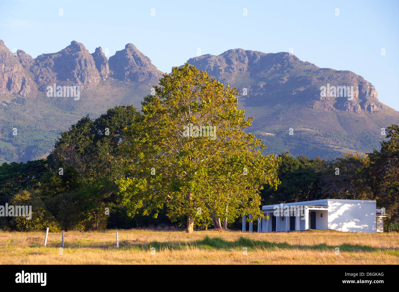 Gebäude auf dem Weingut in Stellenbosch, Südafrika Stockfoto