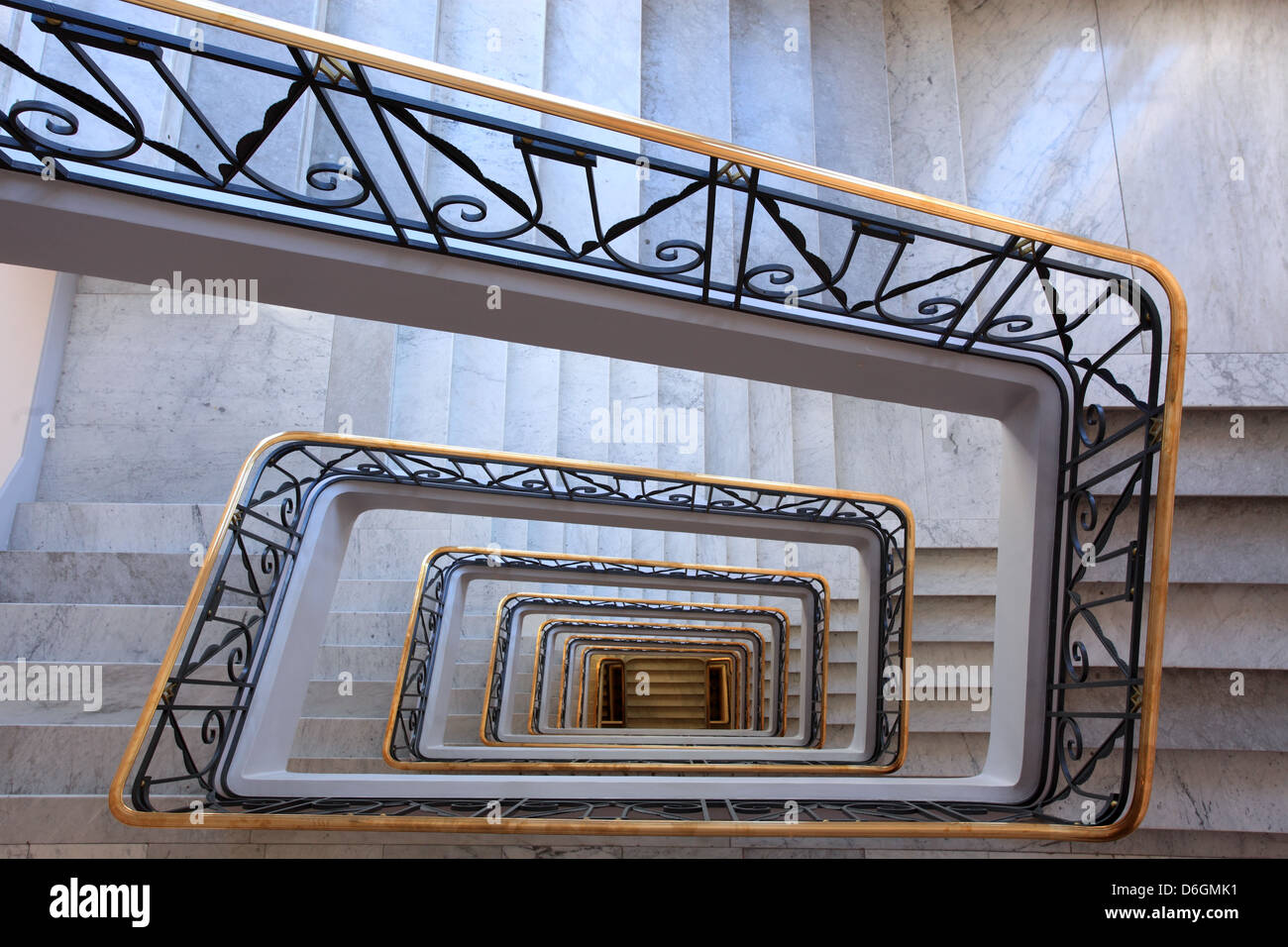 Typische Architektur ArtdecoTreppen in Frankreich Stockfotografie Alamy
