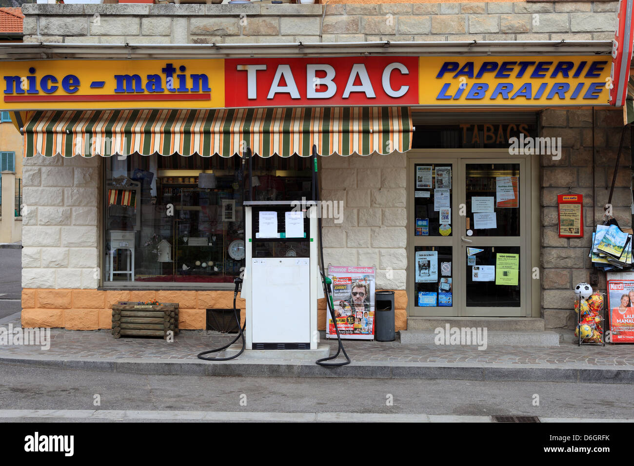 Malerische Tankstelle im finestre Tal im Hinterland der Alpes-Maritimes Stockfoto