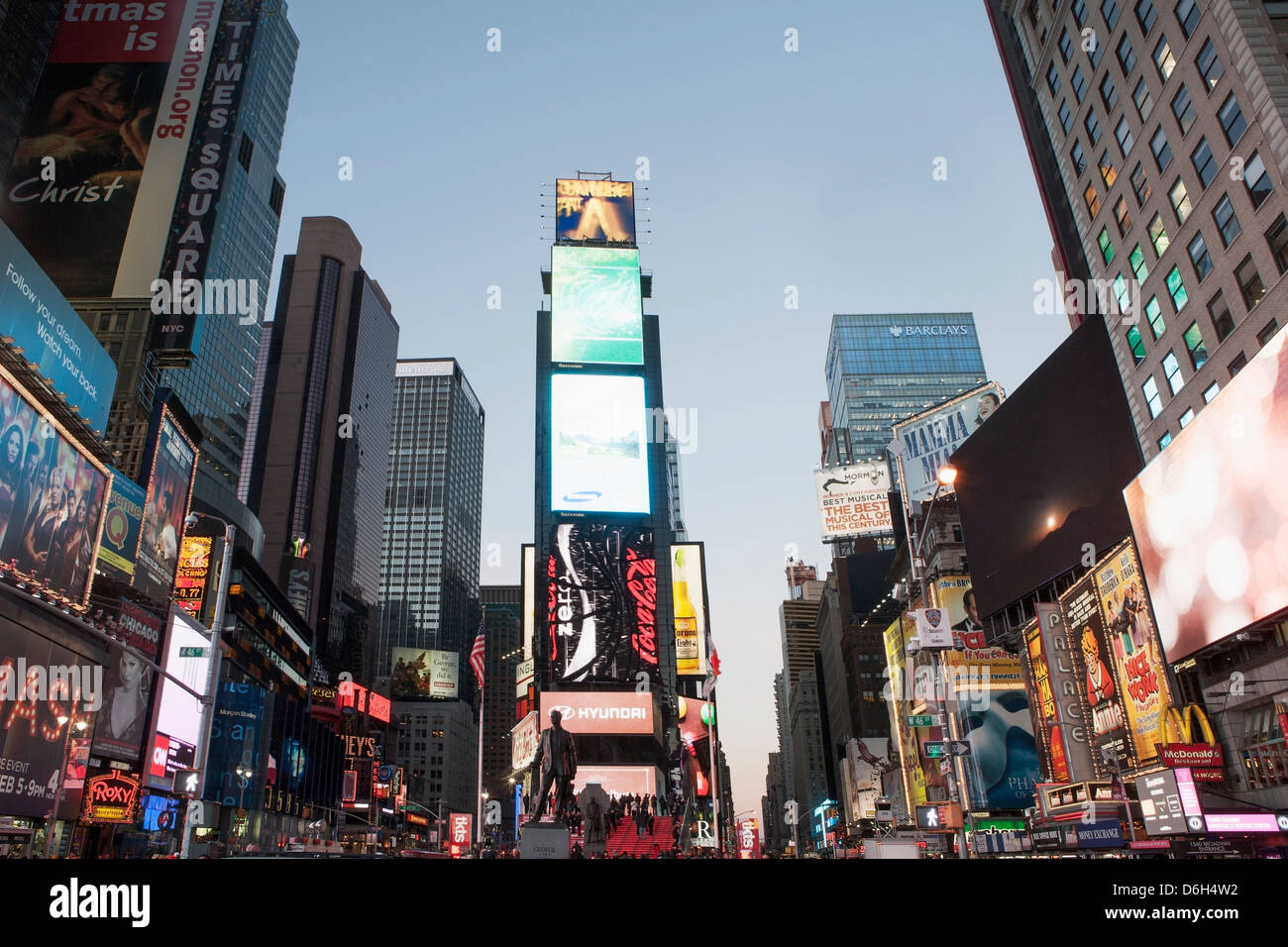 Beleuchteten Werbetafeln am Times Square Stockfoto