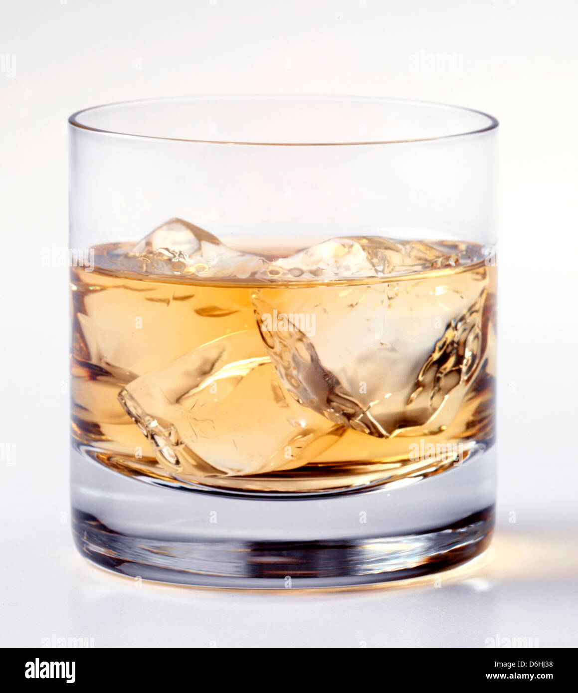 Doppelten Scotch Whisky mit Eis Stockfoto