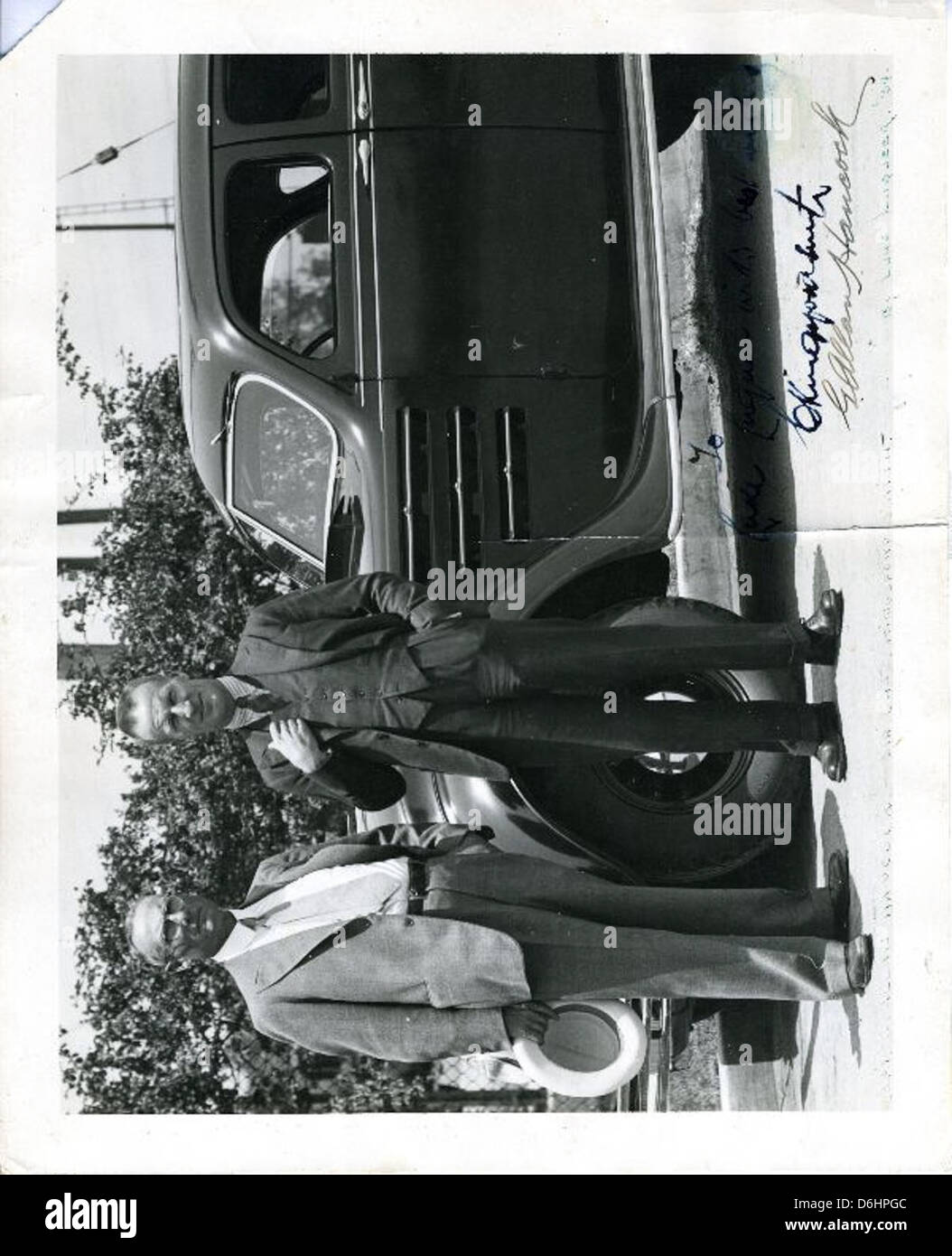 Dieses Bild zeigt das Autogramm von Sir Charles Kingsford-Smith, einem australischen Pionier, der für seine Fernflüge und Beiträge zur Luftfahrtgeschichte bekannt ist. Stockfoto