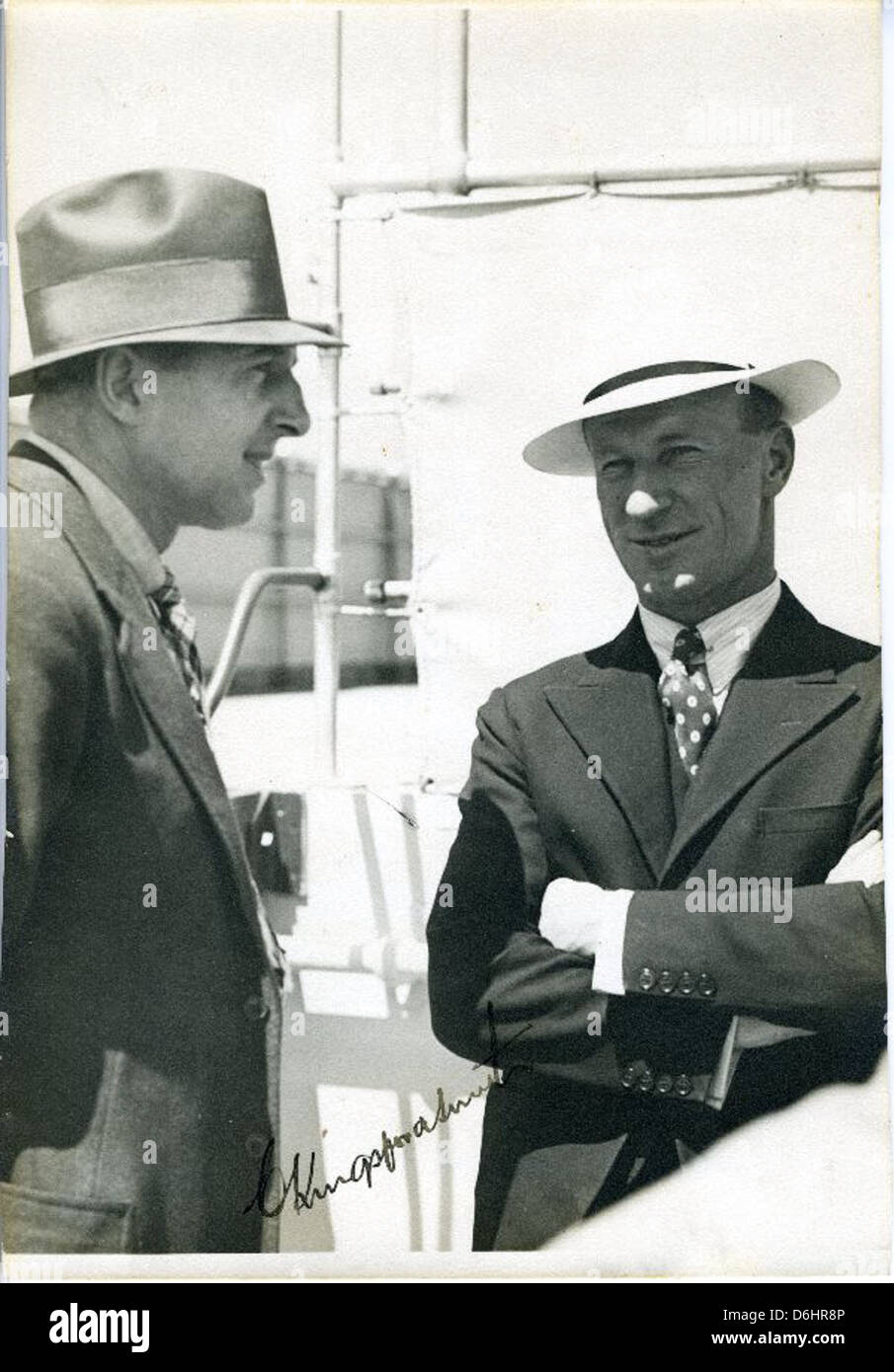 Sir Charles Kingsford-Smith war ein australischer Luftfahrtpionier, der für seine rekordverdächtigen Flüge bekannt war. Er wurde berühmt für seinen nonstop-Flug von den USA nach Australien und seine Rolle in frühen Flugreisen. Stockfoto