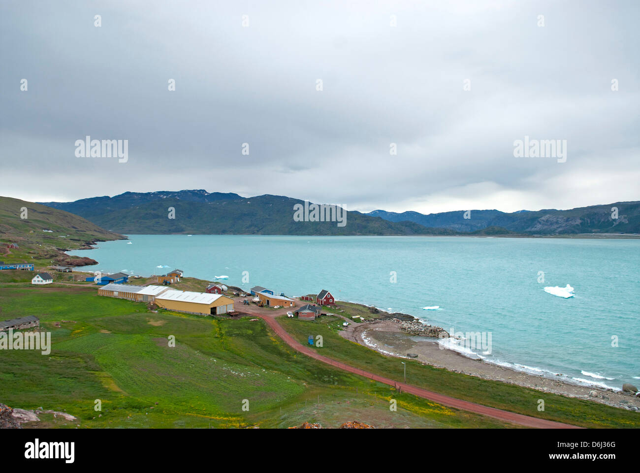 Grönland. Das Dorf Qassiarsuk wurde als erste Schäferei Grönlands im Jahre 1924 gegründet. Stockfoto