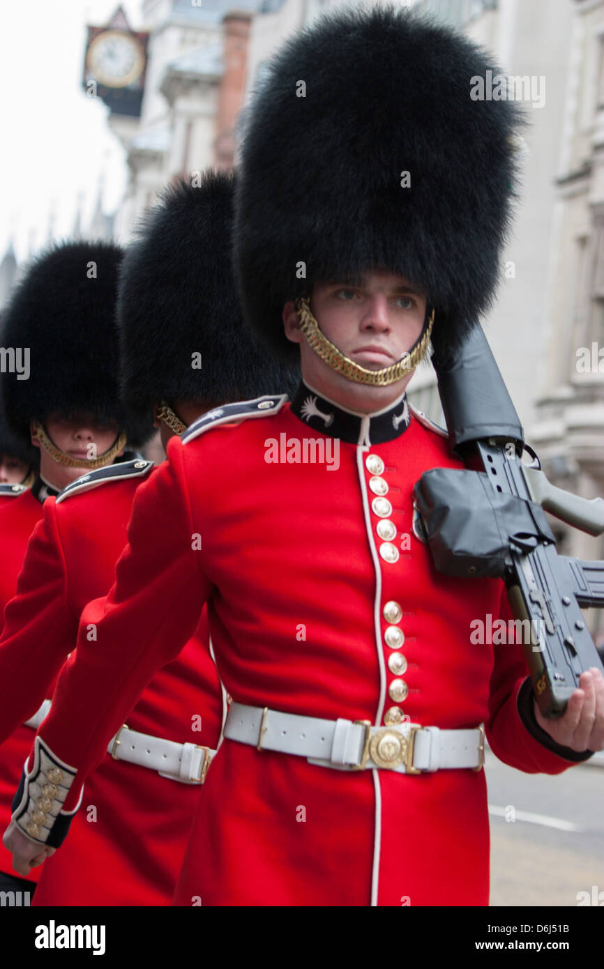 1. Bataillon des Welsh Guards auf zeremonielle Aufgaben bei Beerdigung von Baroness Thatcher