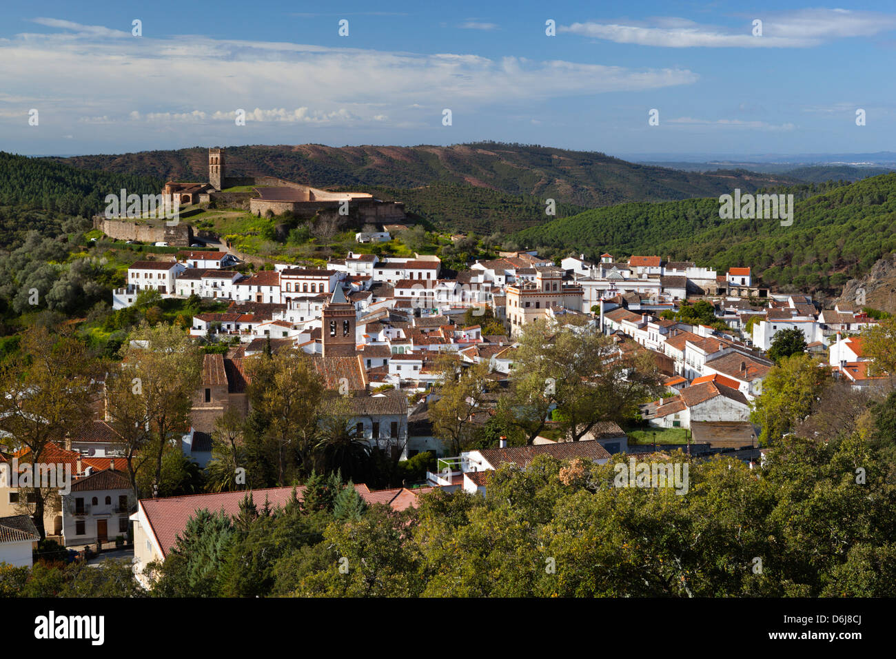 Almonaster la Real, Parque Natural Sierra de Aracena y Picos de Aroche, Huelva, Andalusien, Spanien, Europa Stockfoto