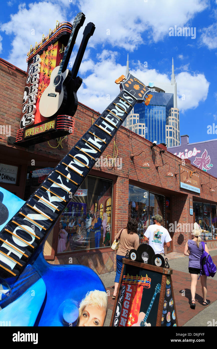 Gitarre-Skulptur am Broadway Street, Nashville, Tennessee, Vereinigte Staaten von Amerika, Nordamerika Stockfoto