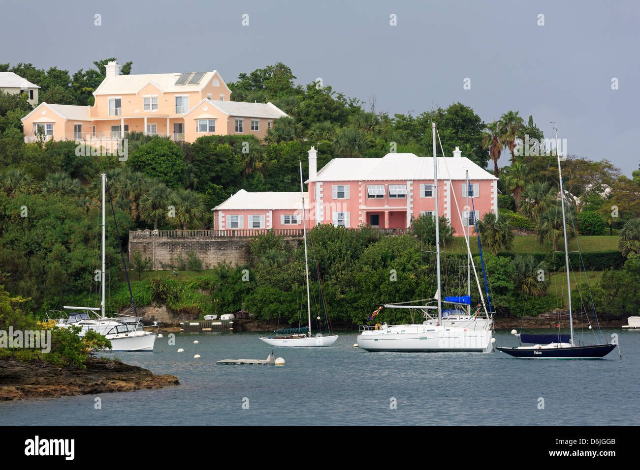 Häuser in Hamilton City, Pembroke Parish, Bermuda, Pitts Bay, Mittelamerika Stockfoto