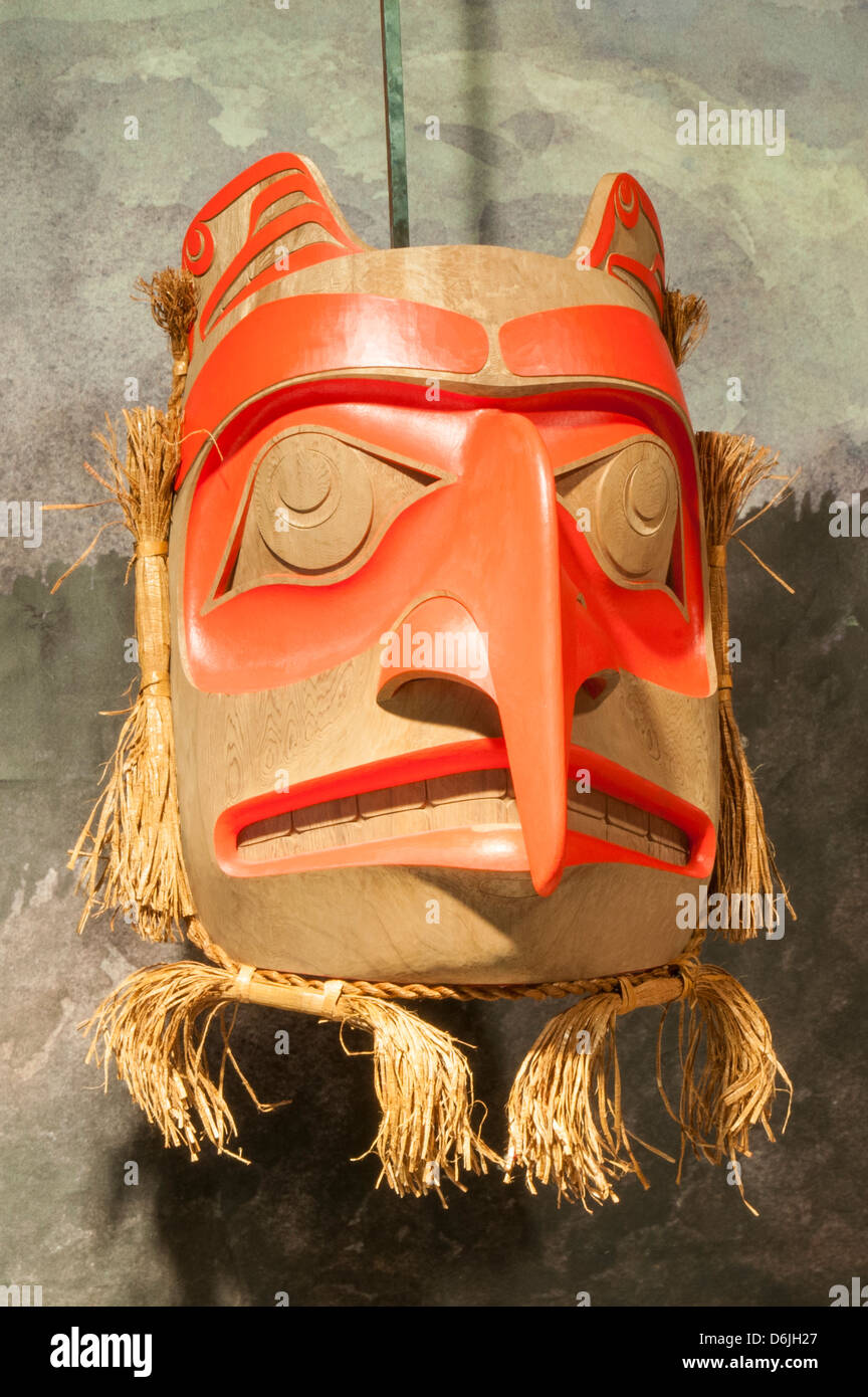 Maske am Haida Heritage Centre an der Kaay Llnagaay, Haida Gwaii (Queen Charlotte Islands), Britisch-Kolumbien, Kanada, Nordamerika Stockfoto