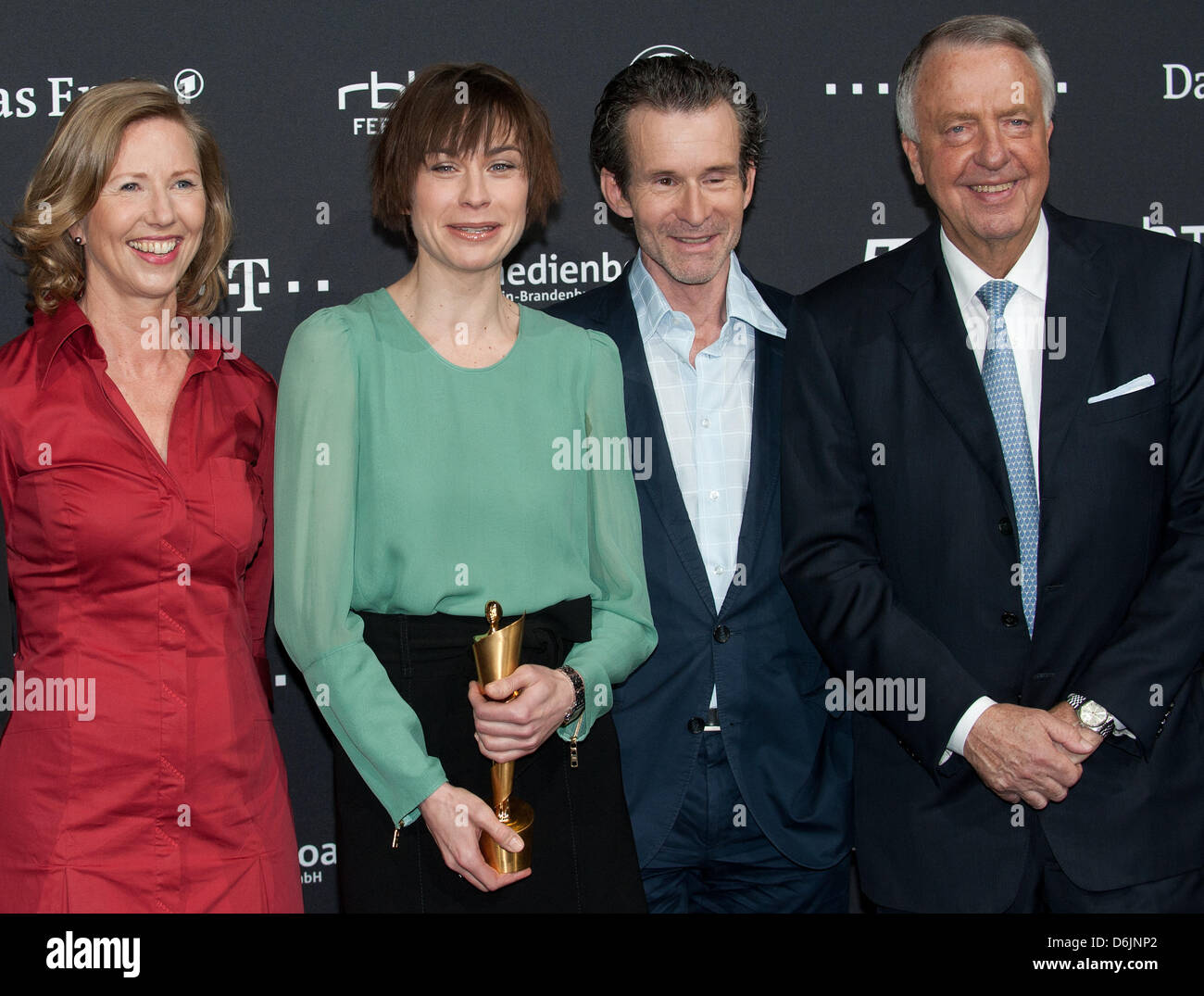 Schauspielern Petra Zieser (LR), Christiane Paul und Ulrich Matthes