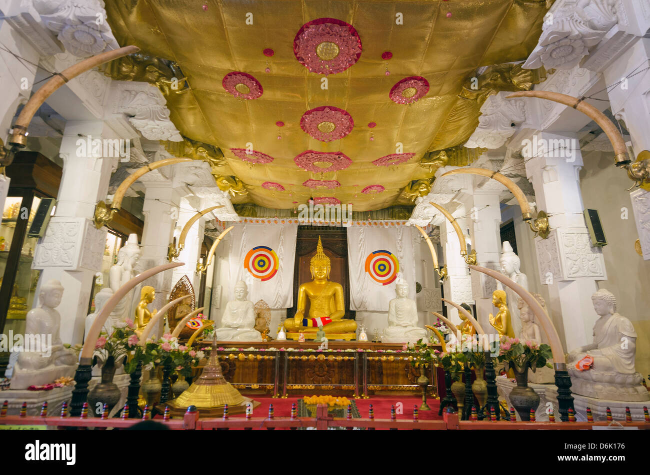 Tempel des Zahns (Sri Dalada Maligawa), UNESCO-Weltkulturerbe, Kandy, Hill Country, Sri Lanka, Asien Stockfoto