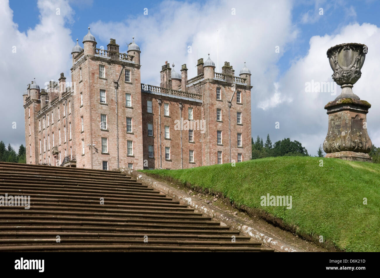 Das 17. Jahrhundert Renaissance-Schloss (Pink Palace), gebaut von der 1. Herzog von Queensberry, Dumfries and Galloway, Schottland, Großbritannien Stockfoto