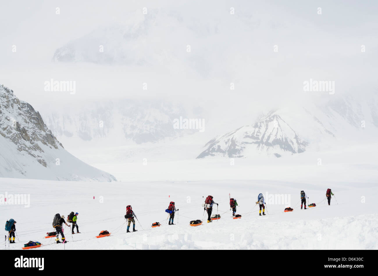 verlassen Basislager, Klettern Expedition auf Mt McKinley, 6194m, Denali National Park, Alaska, Vereinigte Staaten von Amerika, USA Stockfoto