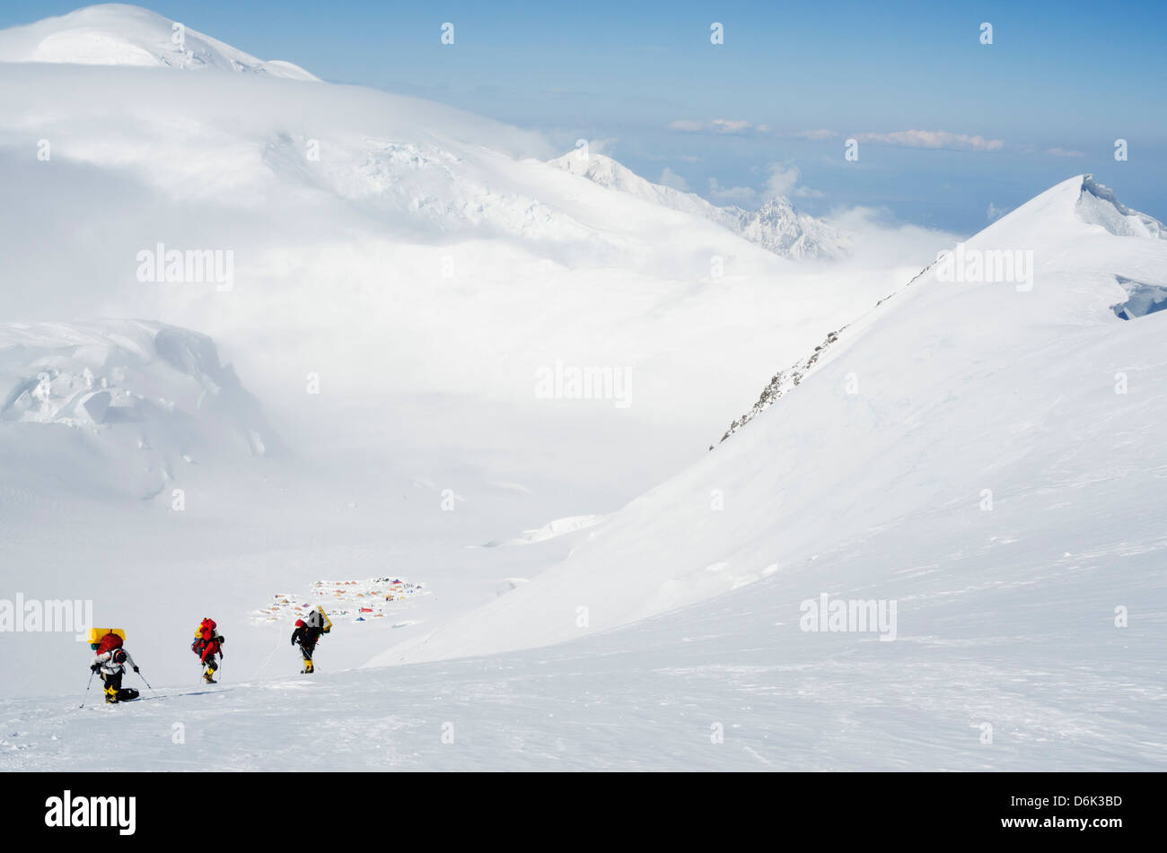 verlassen Lager 3, Klettern Expedition auf Mt McKinley, 6194m, Denali National Park, Alaska, Vereinigte Staaten von Amerika, USA Stockfoto