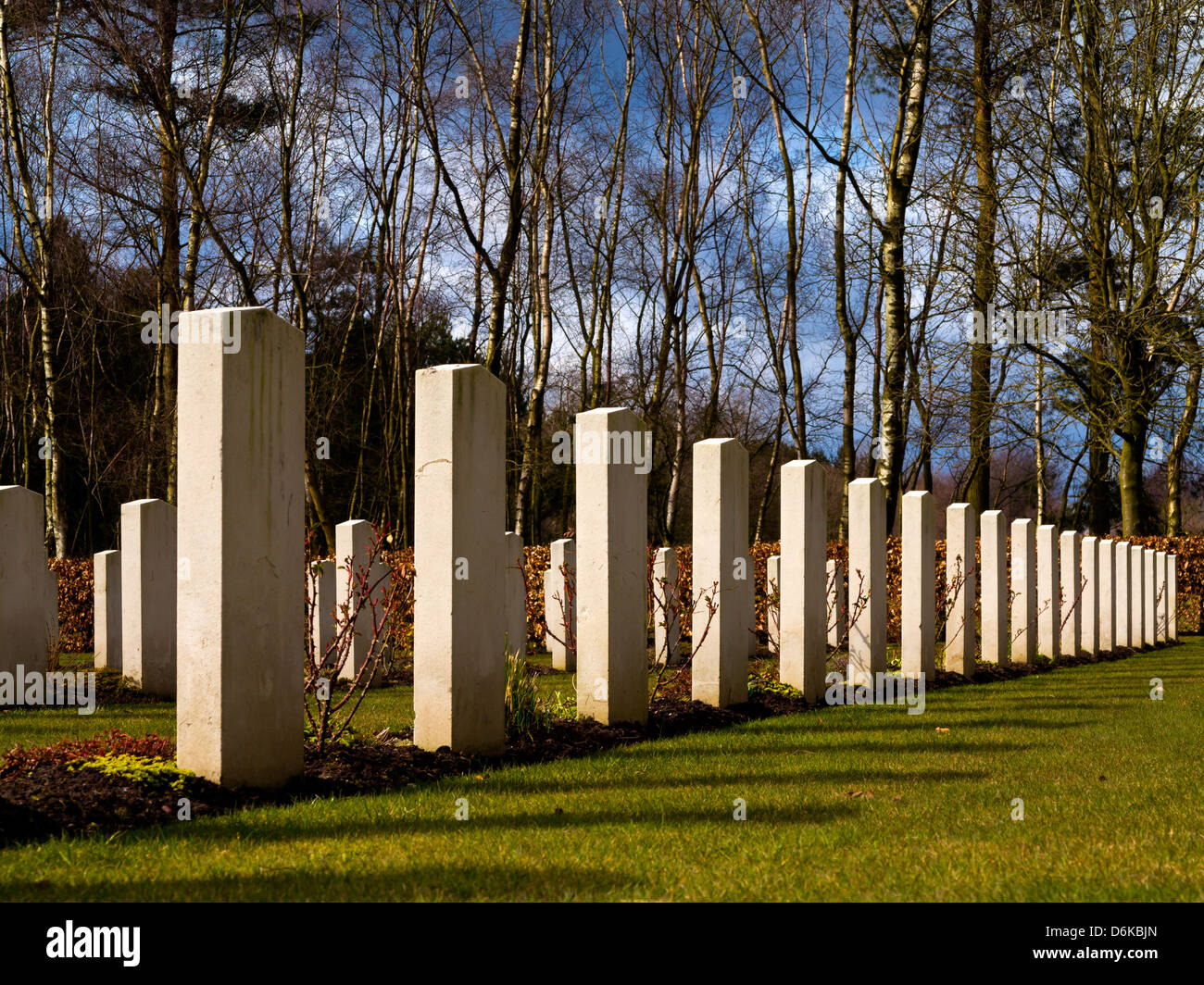 Gräber im Commonwealth War Cemetery in Cannock Chase Staffordshire England UK in der ersten und zweiten Weltkrieg Toten begraben sind Stockfoto