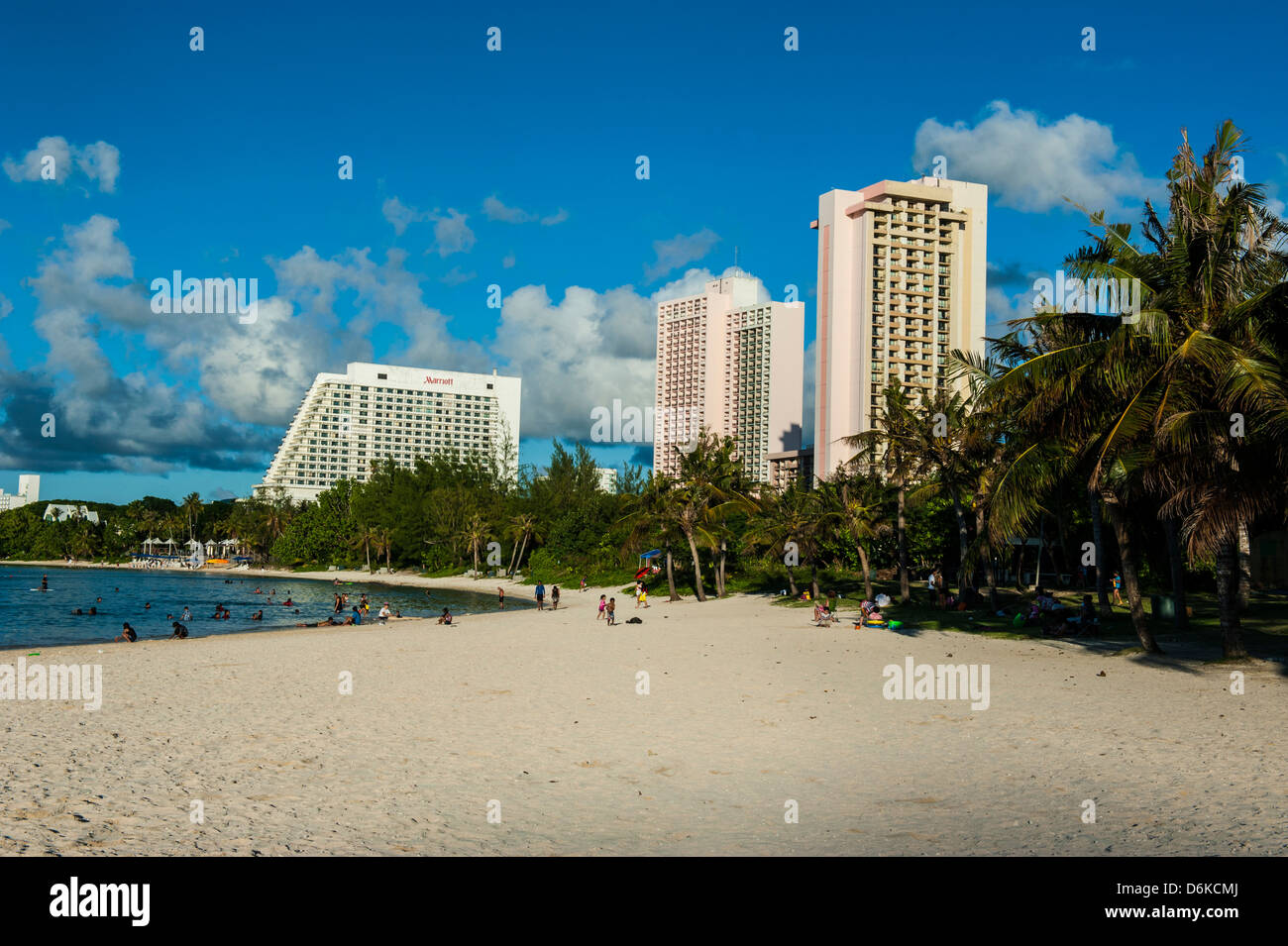 Die Bucht von Tamuning mit ihren Hotelanlagen in Guam, US-Territorium, Central Pacific, Pazifik Stockfoto