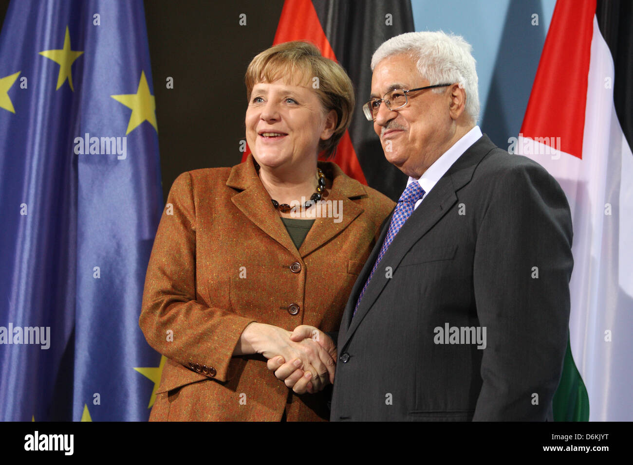 Berlin, Deutschland, Kanzlerin Angela Merkel mit Mahmoud Abbas, Präsident der palästinensischen Autonomiebehoerde Stockfoto