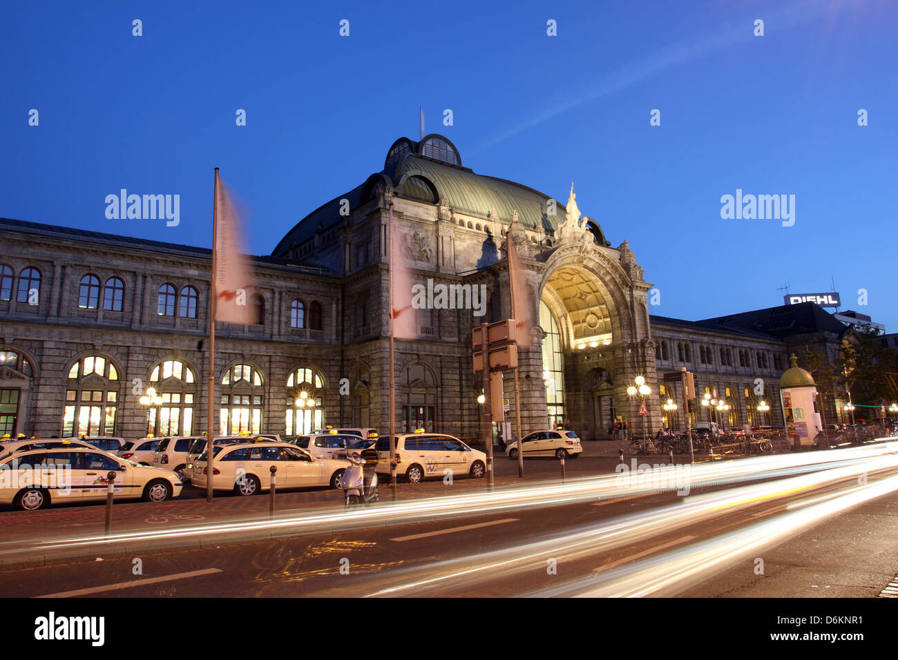 Nürnberg, Deutschland, äußere des Nürnberger Bahnhof bei Nacht Stockfoto