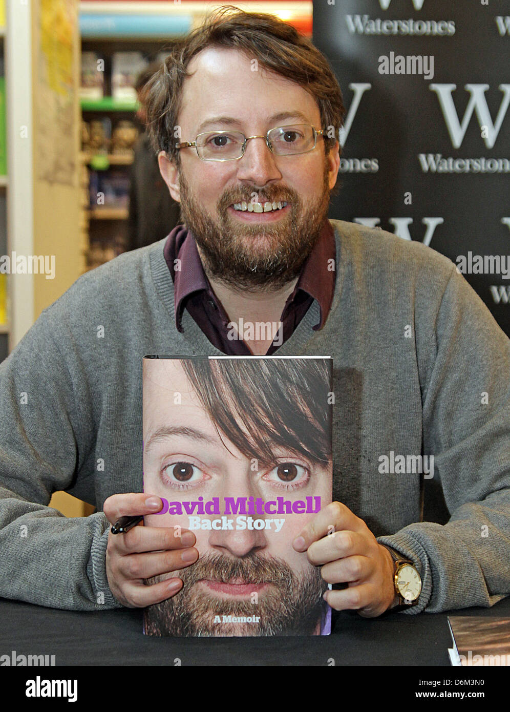 David Mitchell trifft Fans und Zeichen Exemplare seines Buches "Wieder