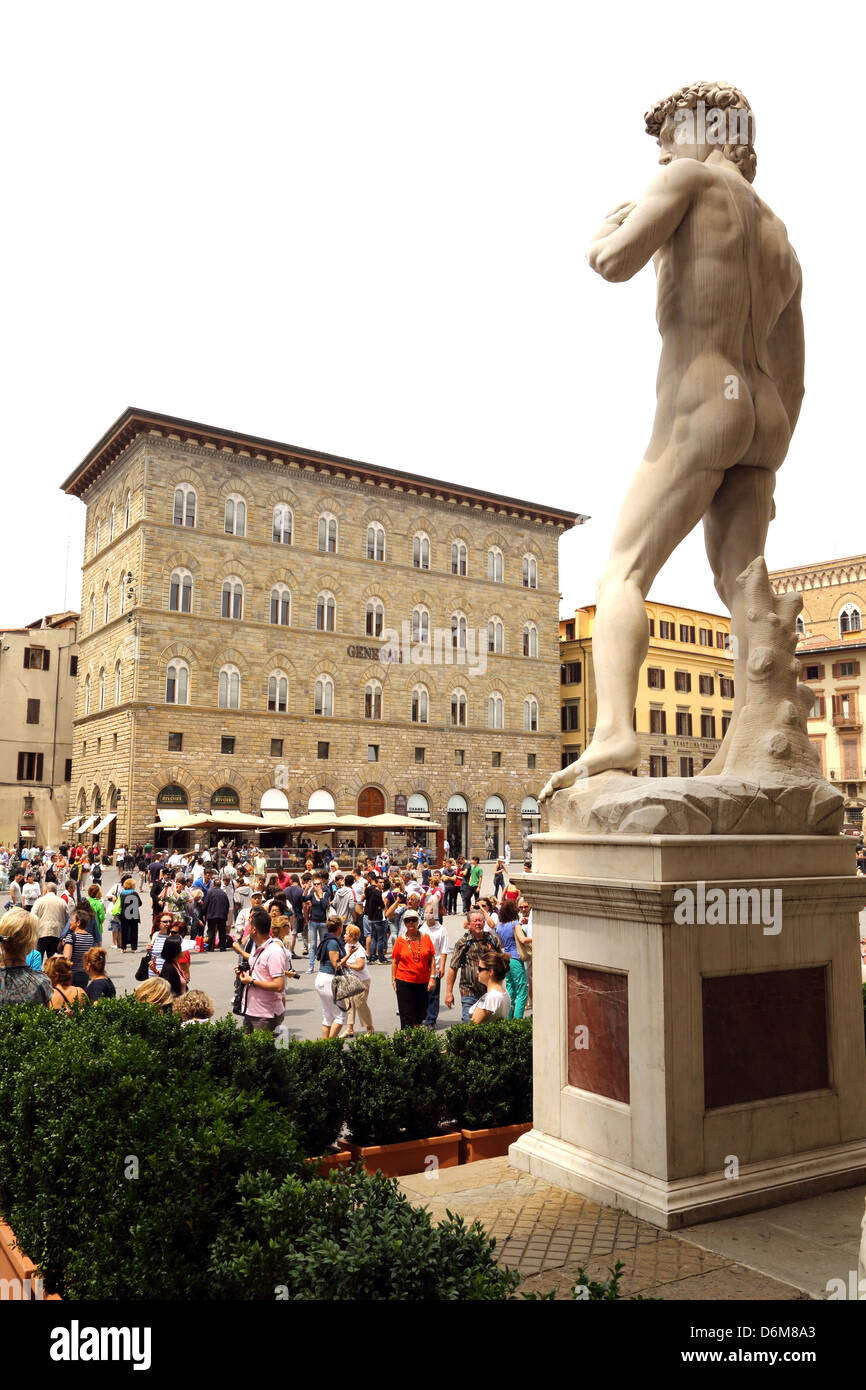 Kopie von Michelangelos Statue des David stehen außen Palazzo Vecchio in Florenz Italien Stockfoto