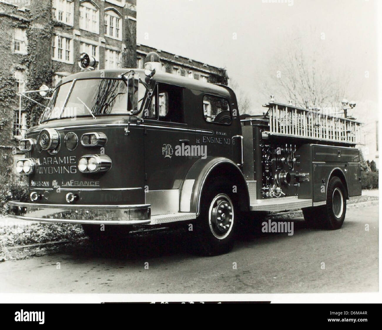 Continental Motors ist ein wichtiger Hersteller von Motoren, die in einer Vielzahl von Flugzeugen und Landfahrzeugen verwendet werden. Ihre Motoren haben zahlreiche Flugzeuge und Fahrzeuge angetrieben und tragen zur Entwicklung der zivilen und militärischen Luftfahrttechnologie bei. Stockfoto