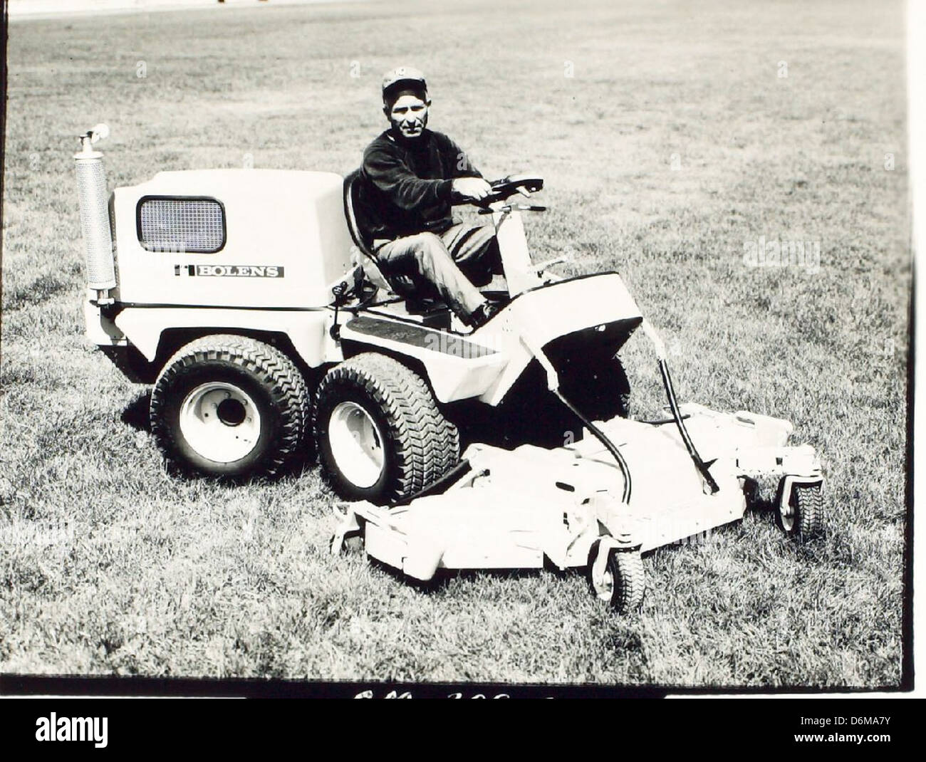 Der Motor von Continental Motors, der auf diesem Foto gezeigt wird, ist ein weit verbreiteter Flugzeugmotor, der für seine Zuverlässigkeit und Vielseitigkeit bekannt ist. Continental war eine Schlüsselrolle bei der Lieferung von Triebwerken für militärische und zivile Flugzeuge. Stockfoto